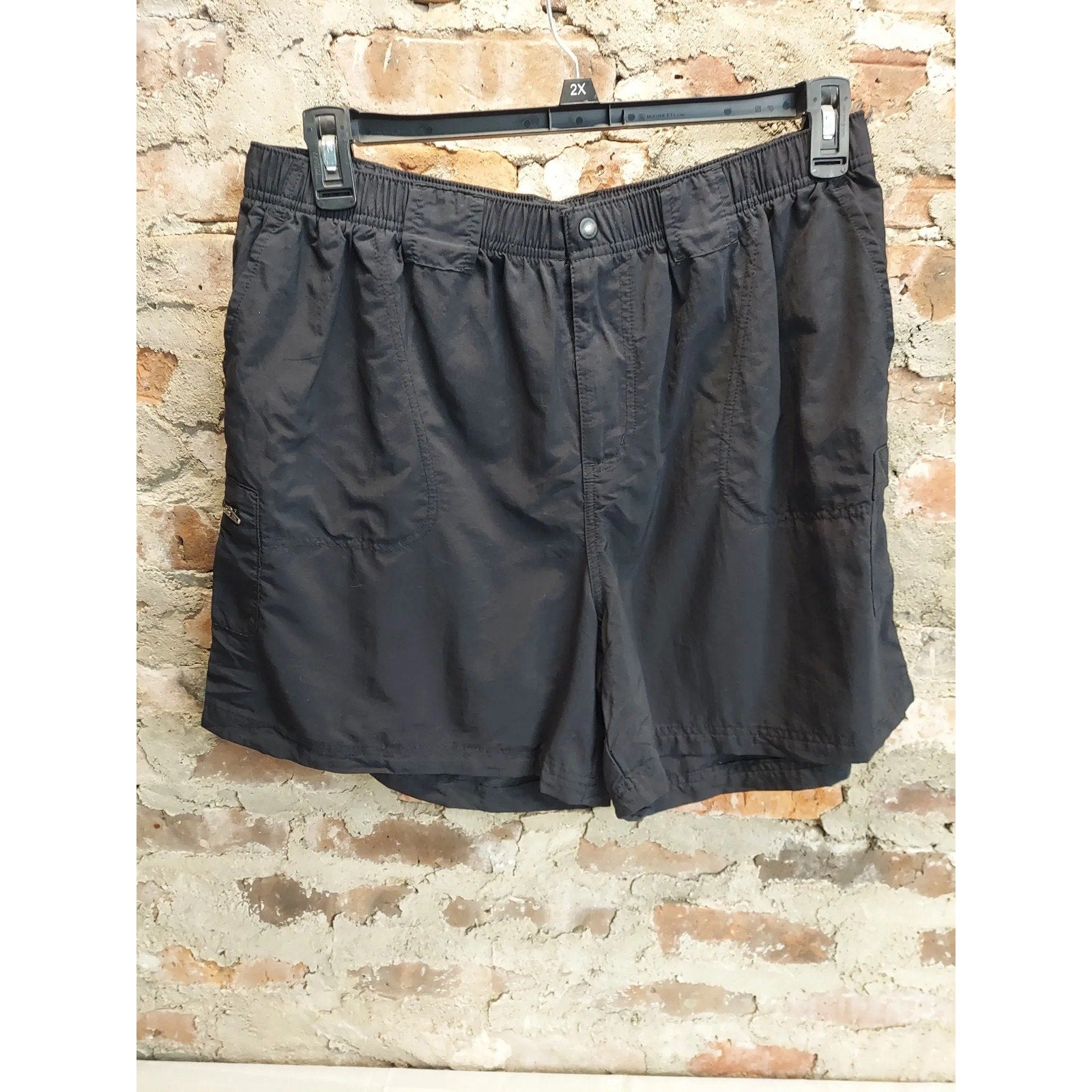 Columbia Womens Cargo Shorts Size 1X Black Hiking Outdoor Elastic Waist