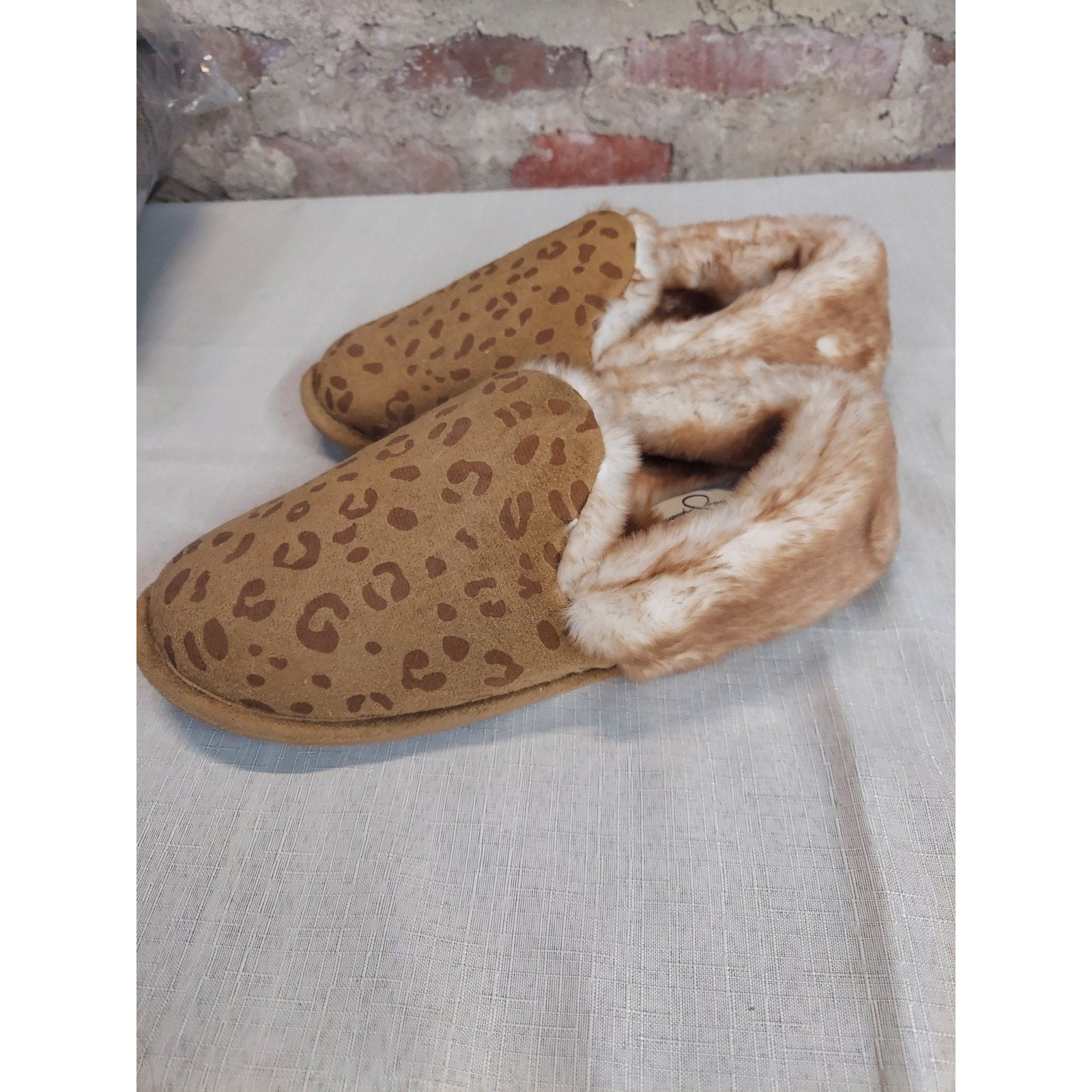 Jessica Simpson Womens Slippers L 8-9 Brown Leopard Print Faux Fur Lined Cozy