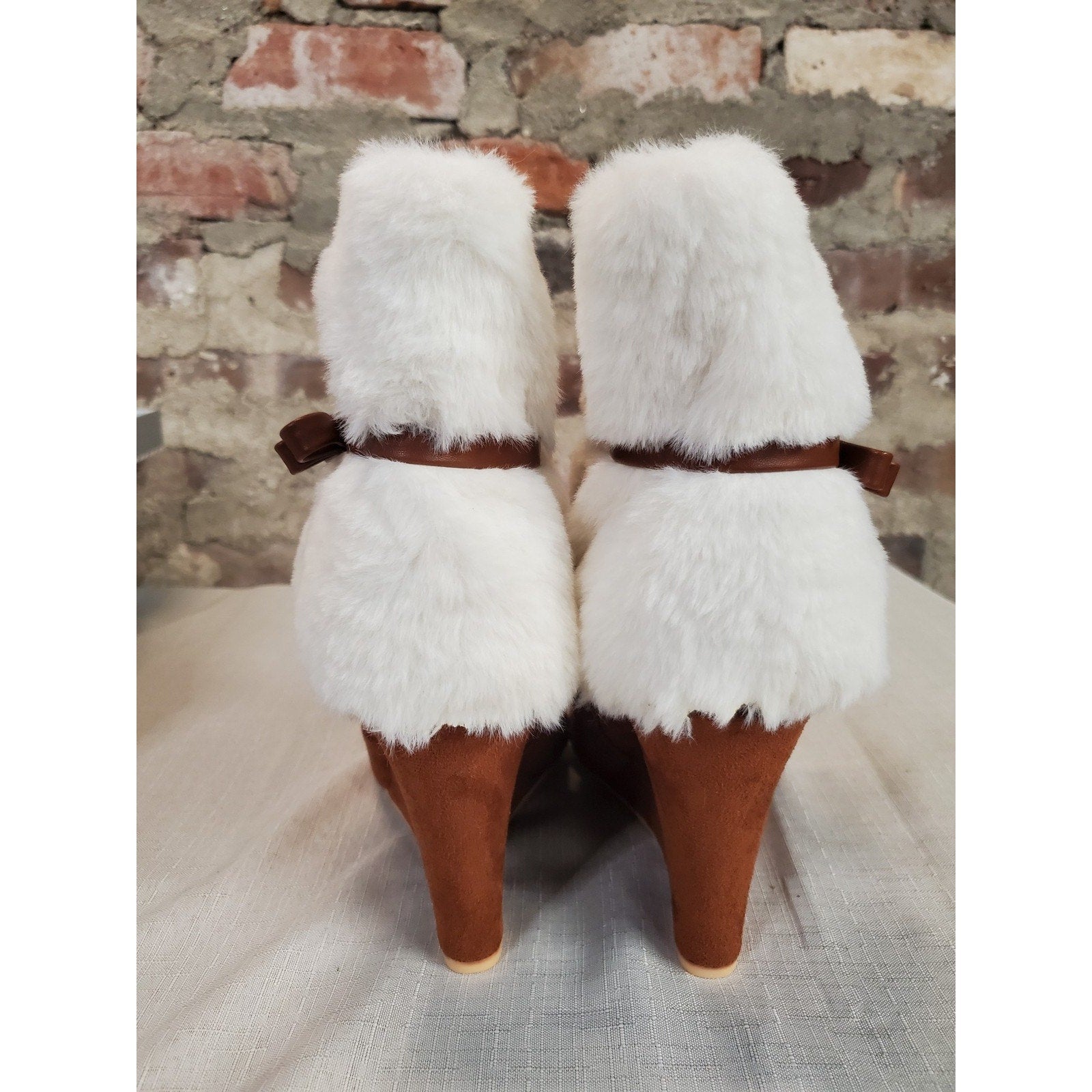 NEWBELLA Womens Ankle Boots 7.5 Brown White Faux Fur Wedge Side Zip Pointed Toe