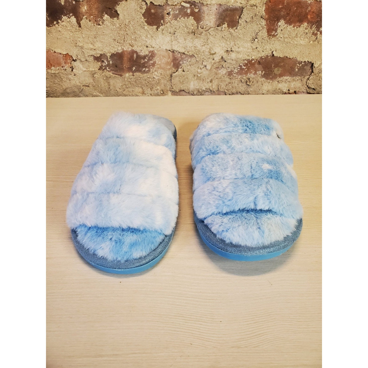 Bebe Womens Sadia Blue Tie Dye Faux Fur Slide Slippers Size 8 M Plush New