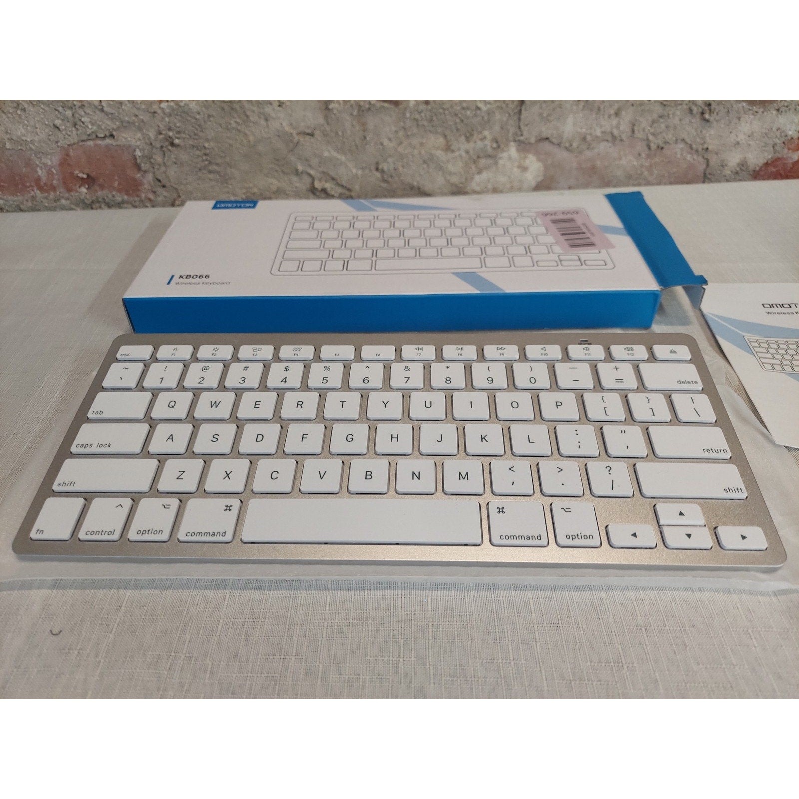 OMOTON Wireless Keyboard KB066 Bluetooth Slim Windows Mac iOS Android Silver