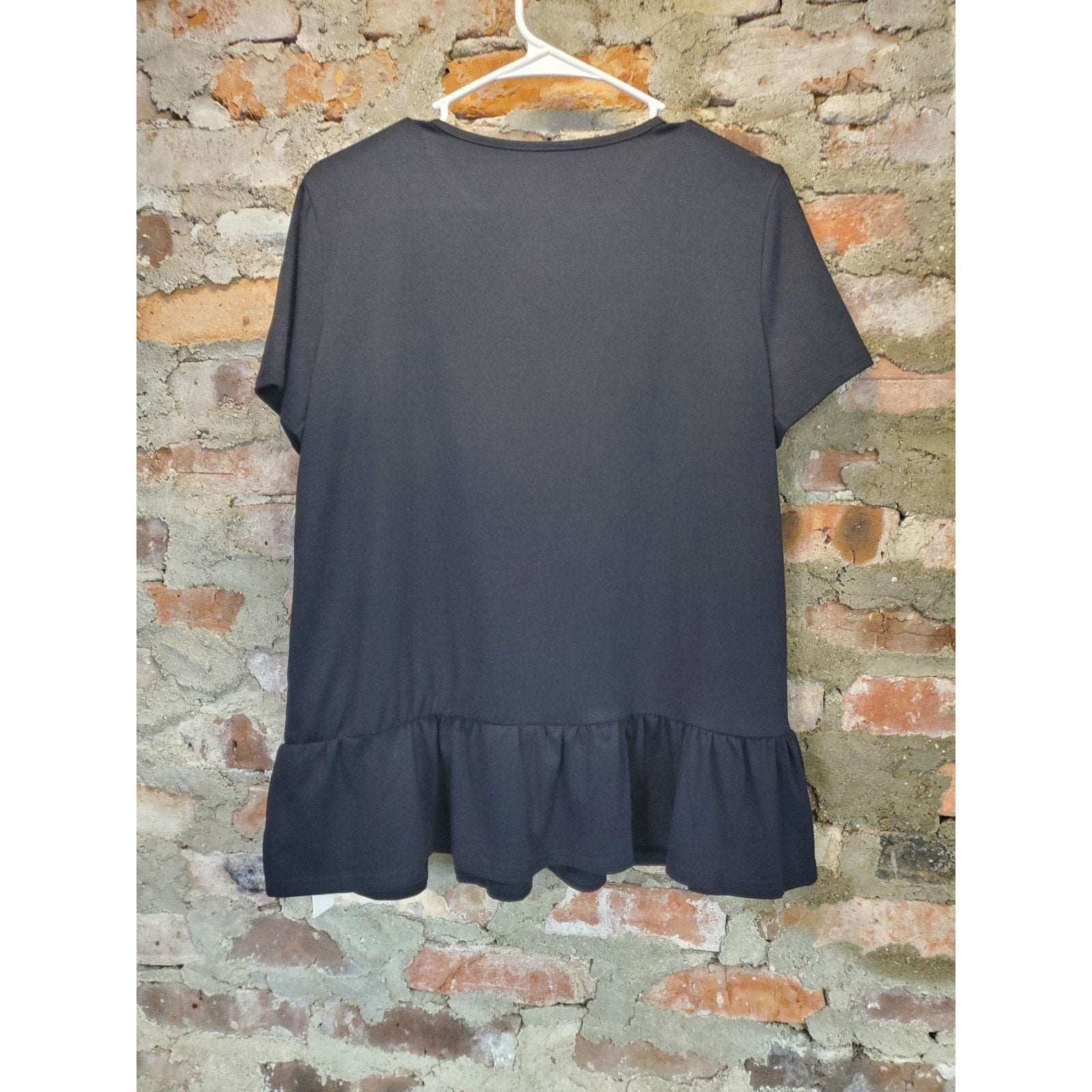 Womens Tiered Ruffle Hem Babydoll Tunic Top M Black NWT Short Sleeve