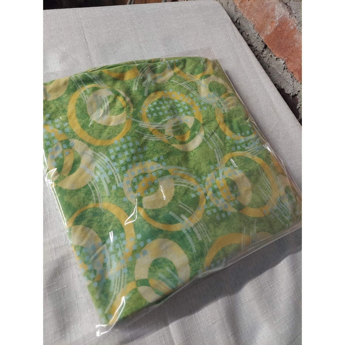 Best Womens 2X Scrub Top Green Yellow Multicolor Abstract V Neck Pockets