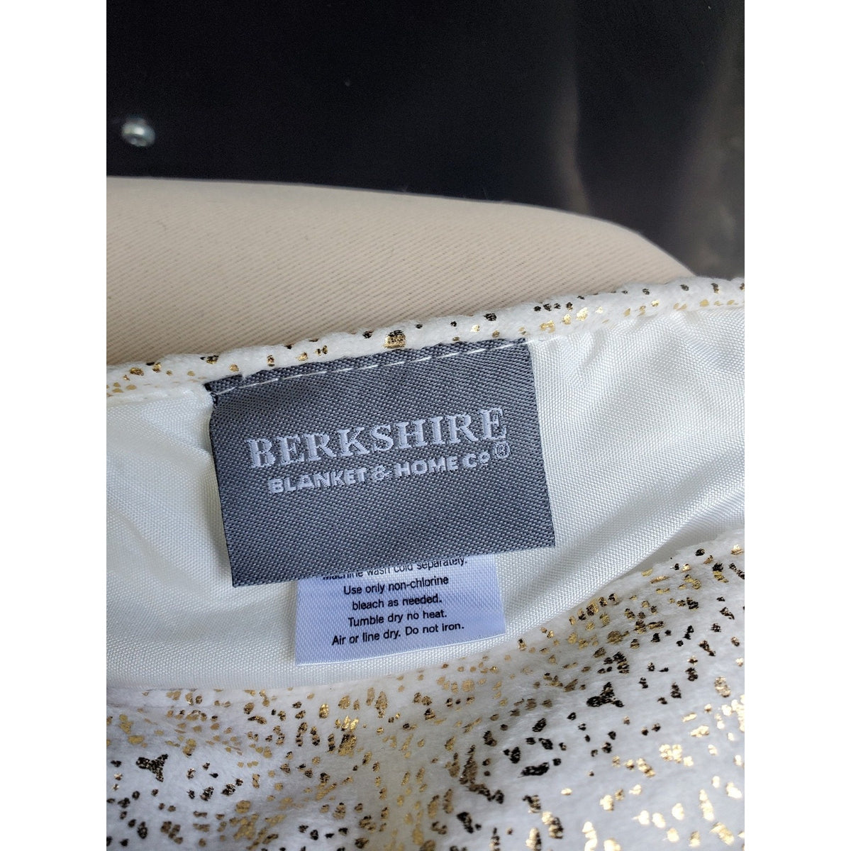 Berkshire  Home Christmas Tree Skirt White Gold Glitter Sparkle Holiday