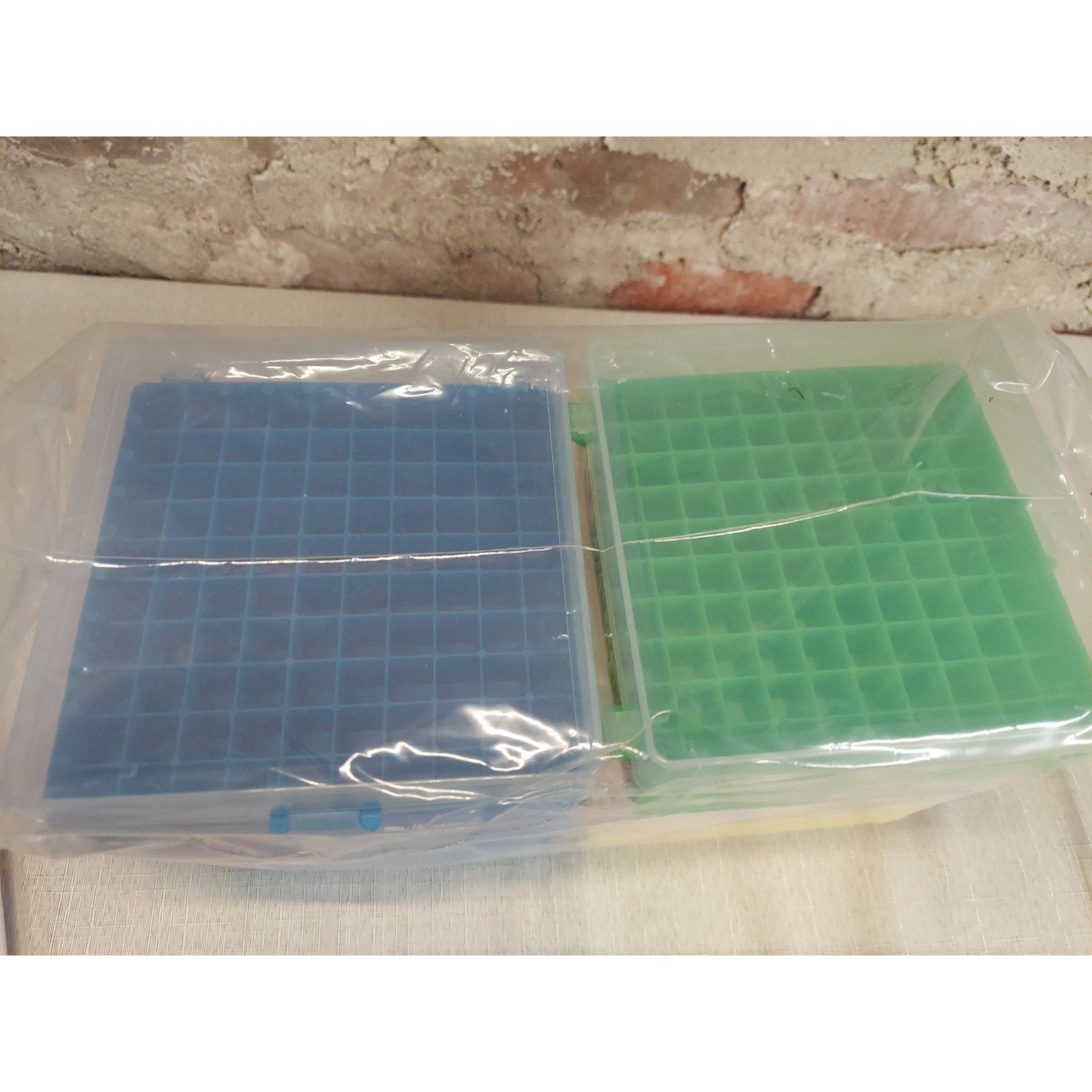 100 Well Polypropylene Cryogenic Boxes Snap Clasp Lid,5 Colors,Fits 1.5-2.0 Micr