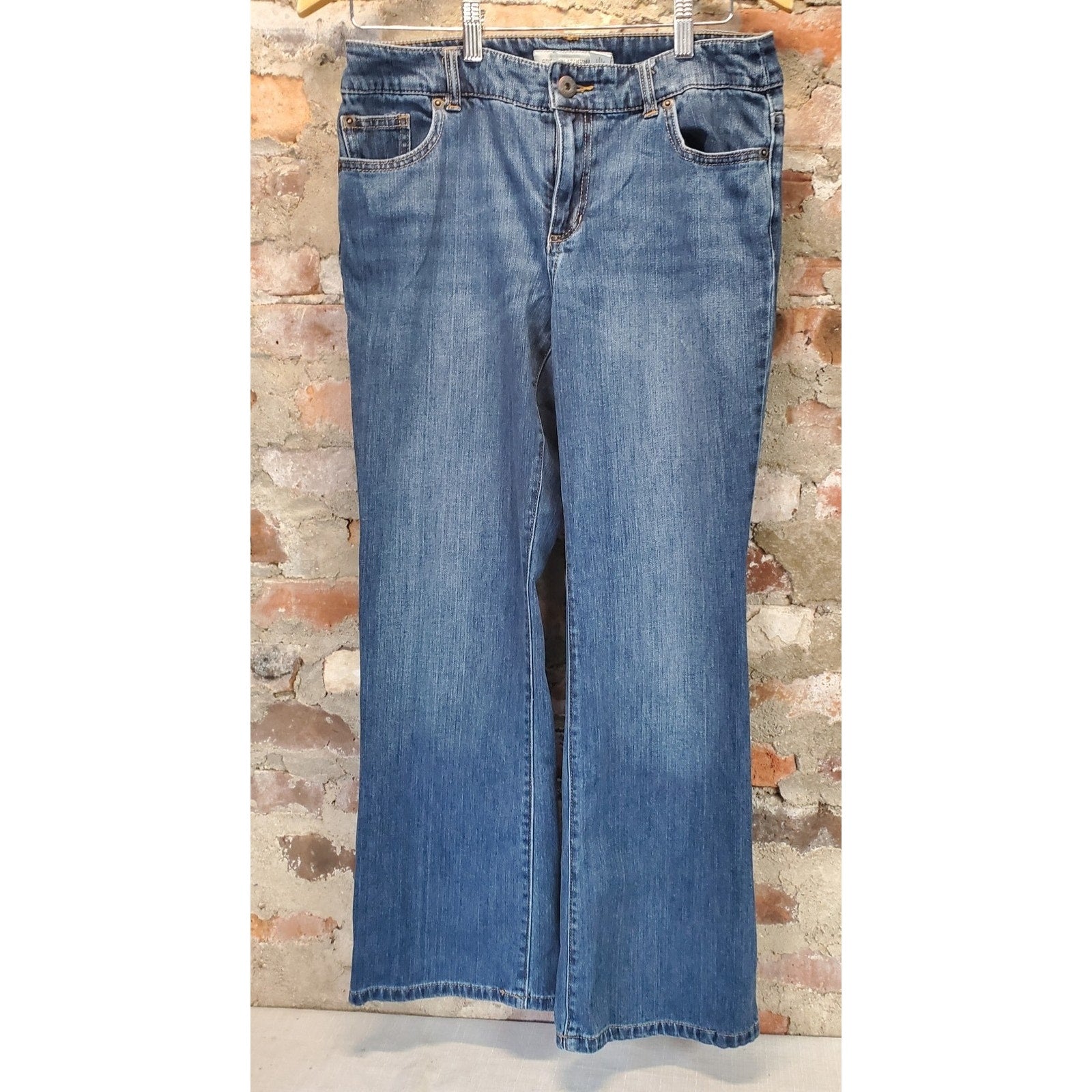 Chicos Womens Bootcut Jeans Sz 1.5 / 10 Short Medium Wash Stretch Cotton Denim