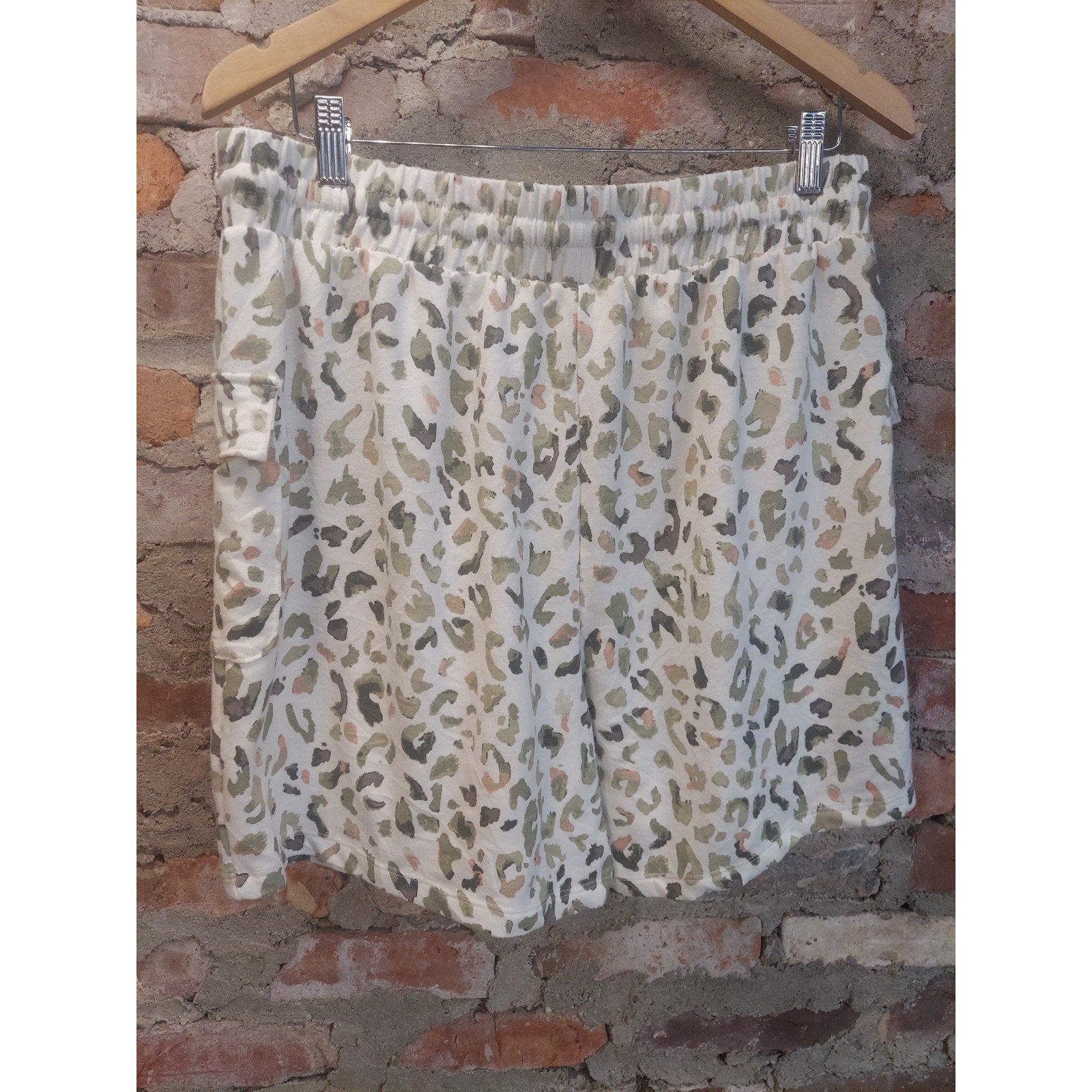 LIVE WELL Lounge Womens Shorts 14 16W Camo Print Drawstring Elastic Waist Cargo