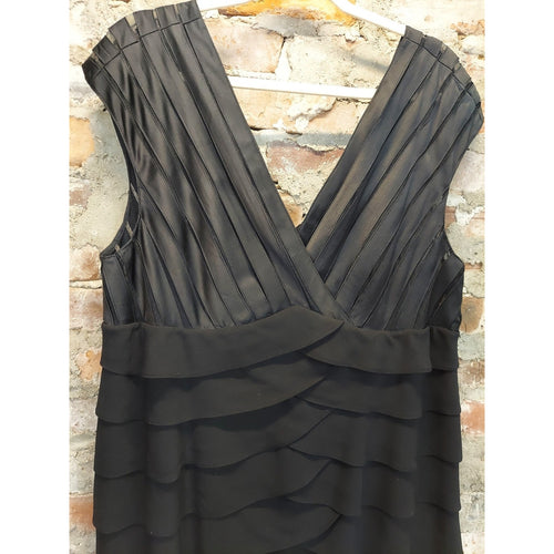 Adrianna Papell Woman Womens Dress Size 18W Black Tiered Ruffle Pleated V Neck