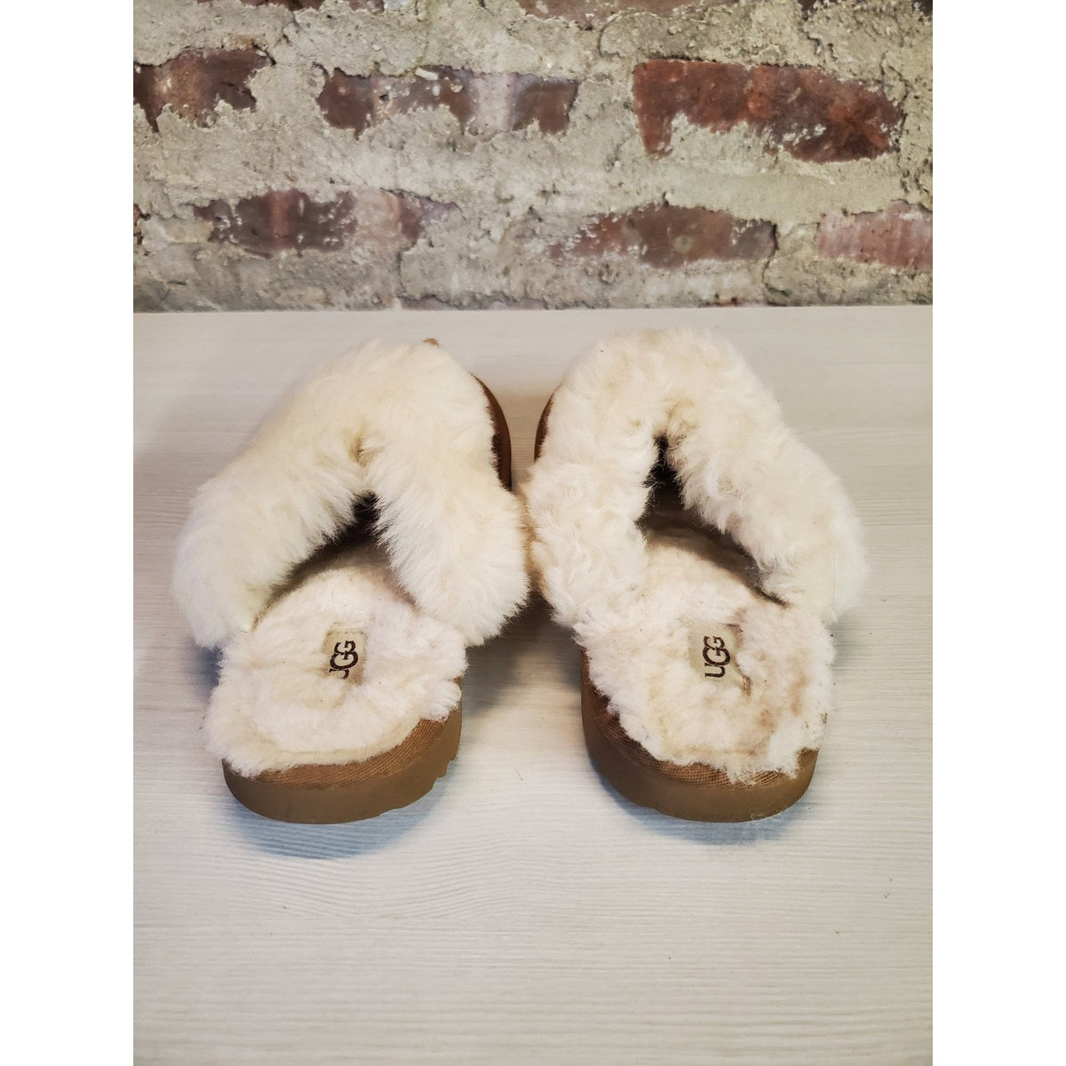 UGG Womens Sz 4 Suede Shearling Fur Lined Slip On Slippers Chestnut Cream