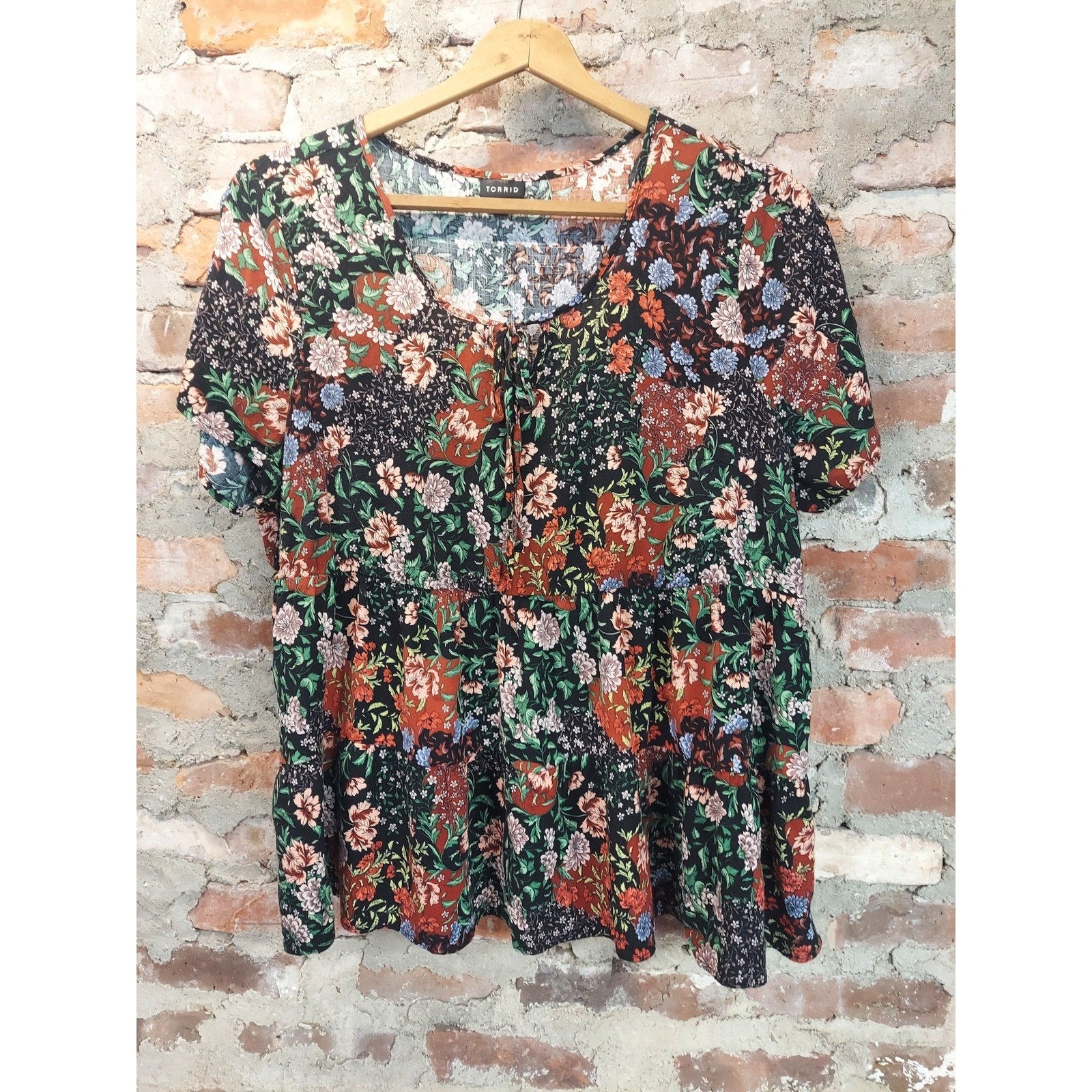 TORRID Womens Floral Tiered Peasant Blouse 2X Multicolor Short Sleeve V Neck