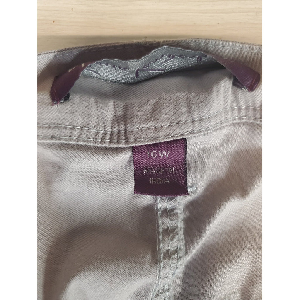 Gloria Vanderbilt Womens Cargo Shorts 16W Light Gray Stretch Casual Plus Size