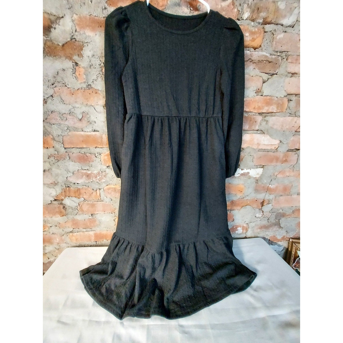 Girls Youth Dress 10-11Y XL Black Long Sleeve Textured Puff Sleeve Ruffle Hem