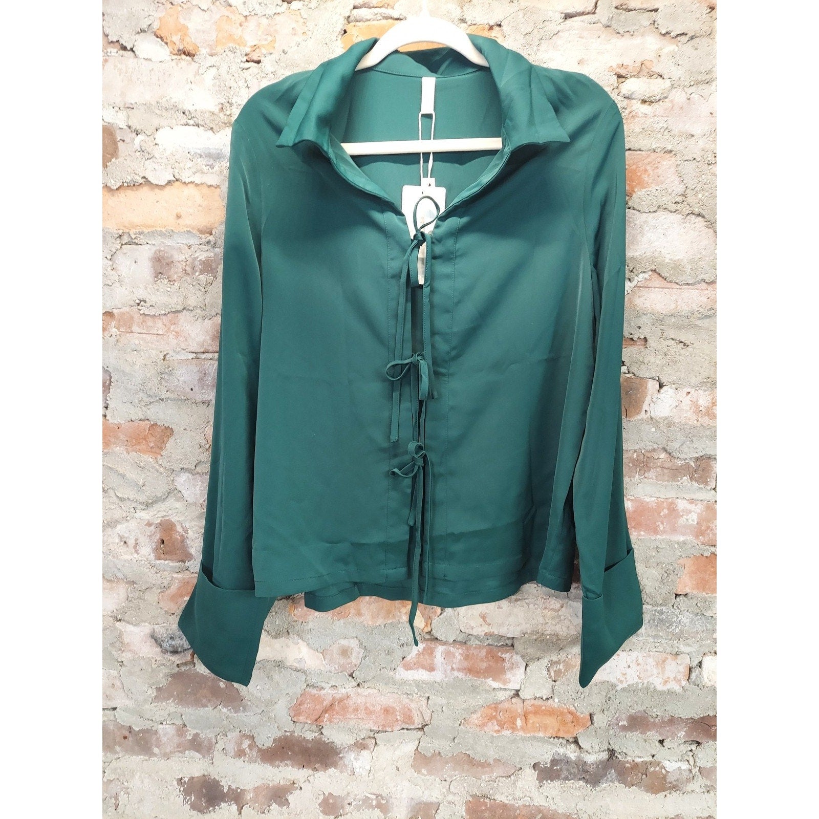 Womens XL Blouse Emerald Green Tie Front Long Sleeve Collared Shirt Polyester