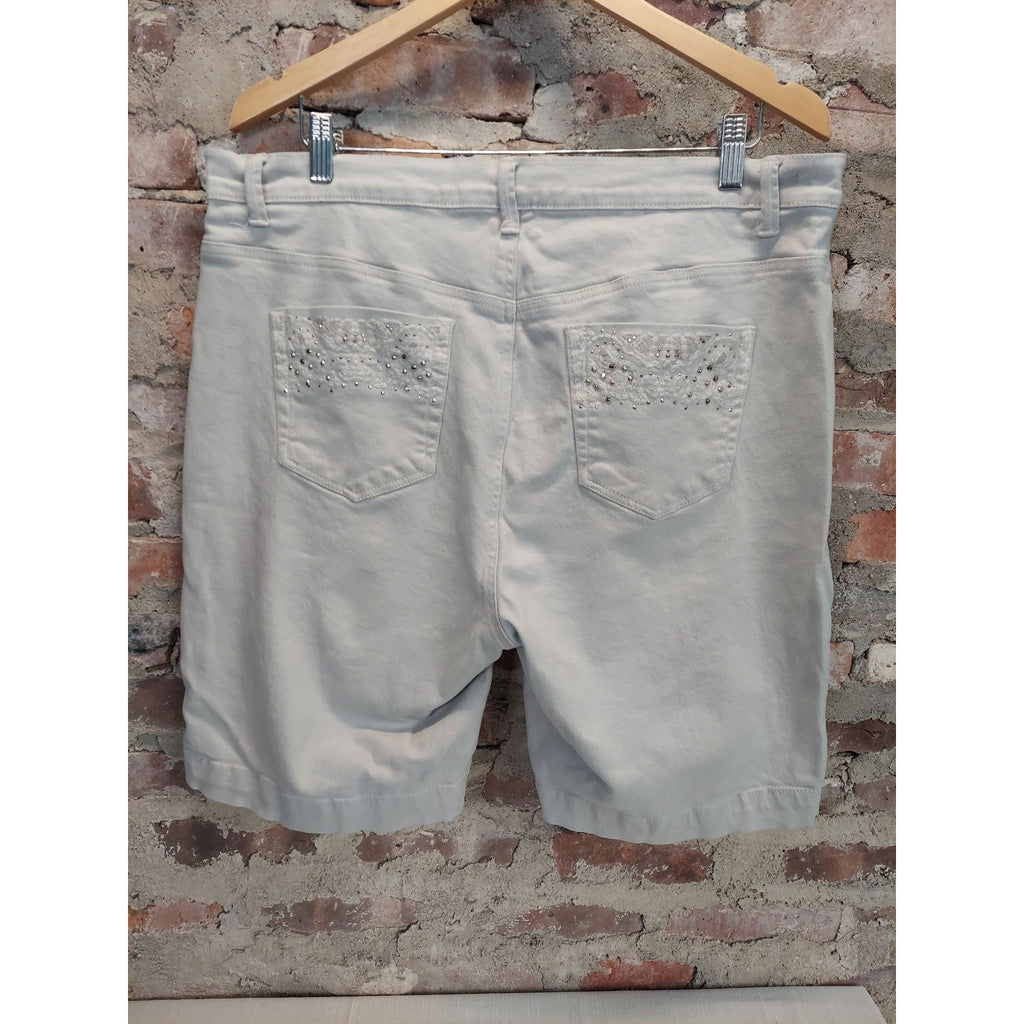 Gloria Vanderbilt Womens Amanda Shorts 16W Gray Slimming Effect Bermuda