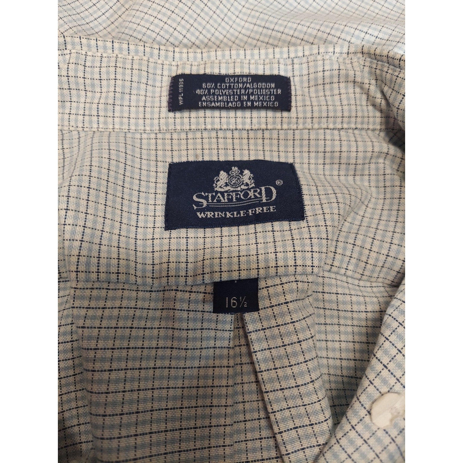Stafford Mens Short Sleeve Button Down Shirt L 16 1/2 Wrinkle Free Light Blue