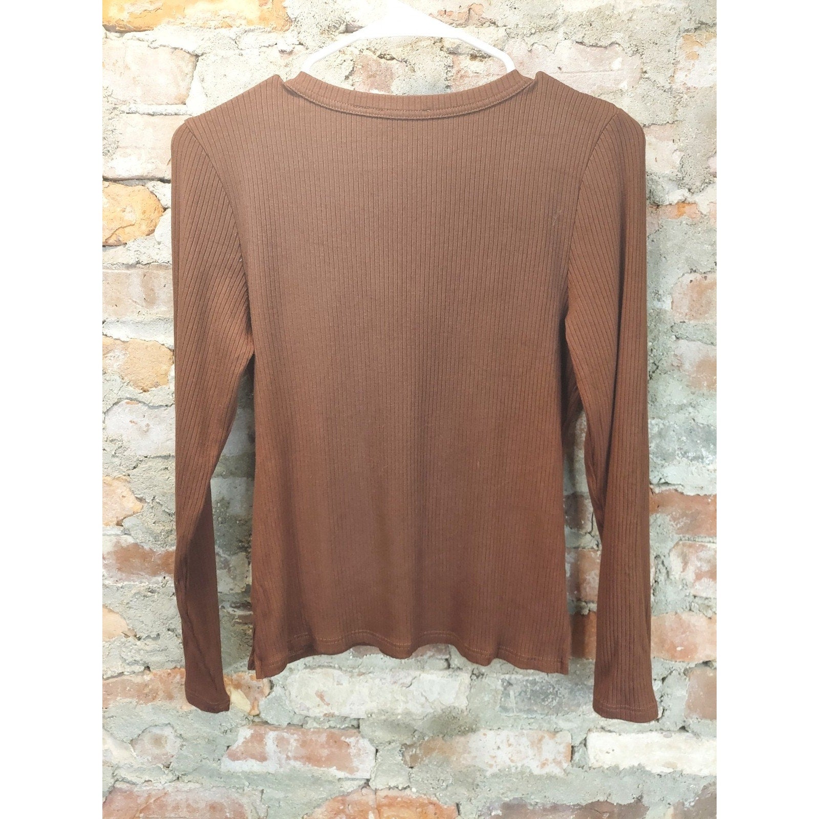 Cyrus Essentials Womens Ribbed Knit V Neck Long Sleeve Top Size M Brown