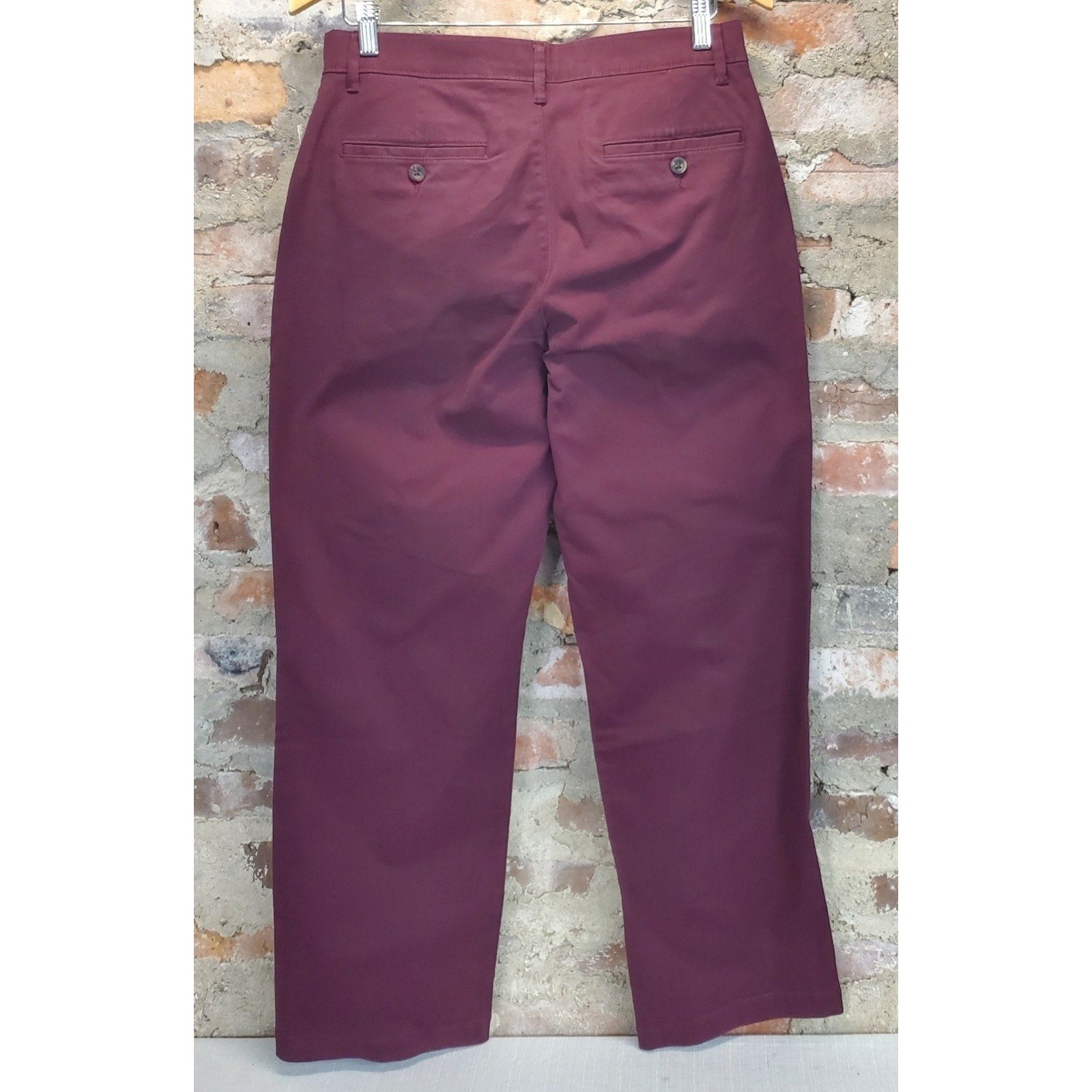Amazon Essentials Mens Chinos Pants 31W x 29L Burgundy Flat Front Stretch