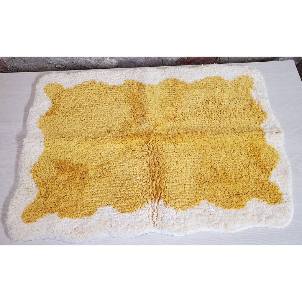 Bath Mat Yellow White Irregular Wavy Soft Shaggy Non Slip Absorbent Rug 18x26