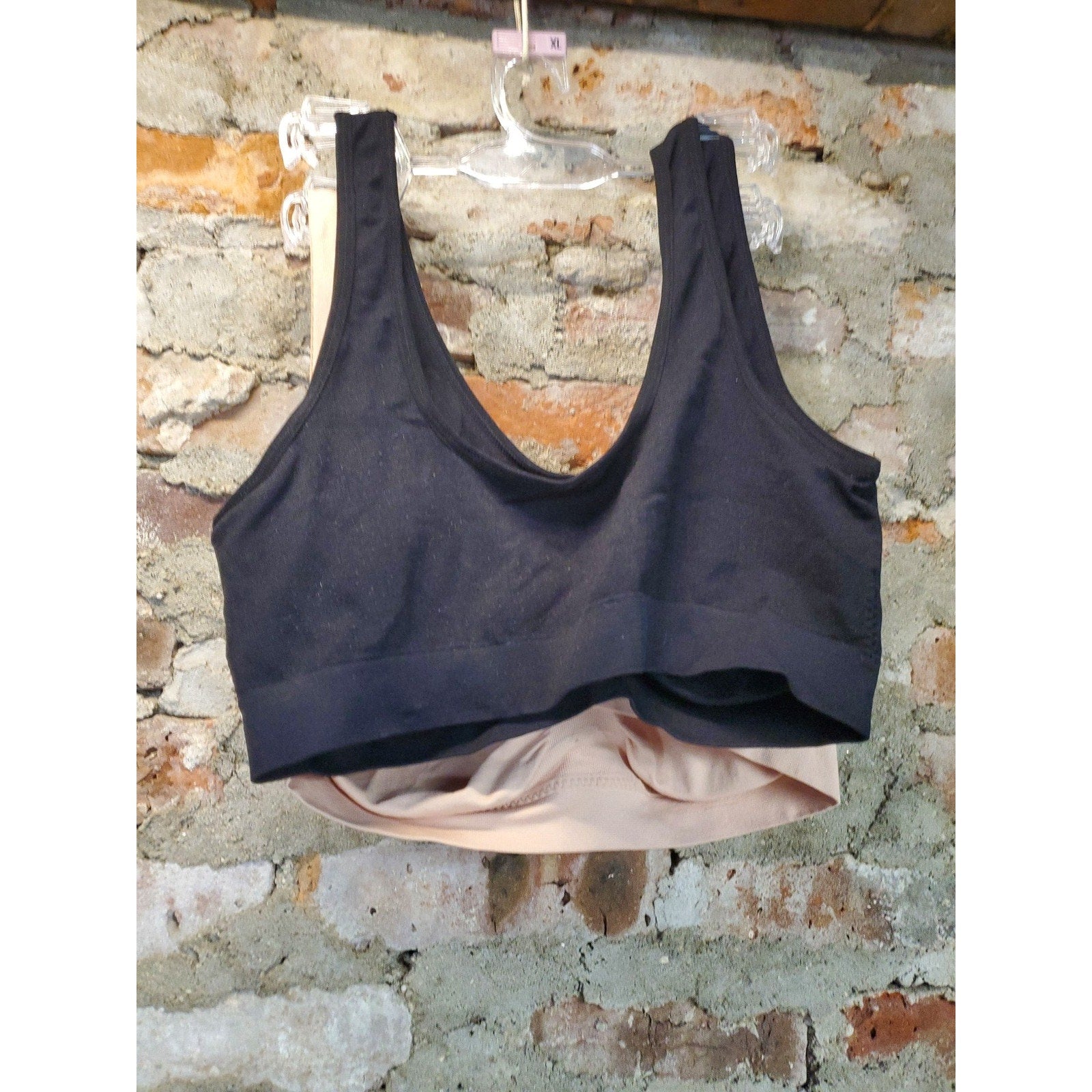 Womens Sports Bra XL Beige Black 2 Pack Removable Pads Seamless Wireless Yoga