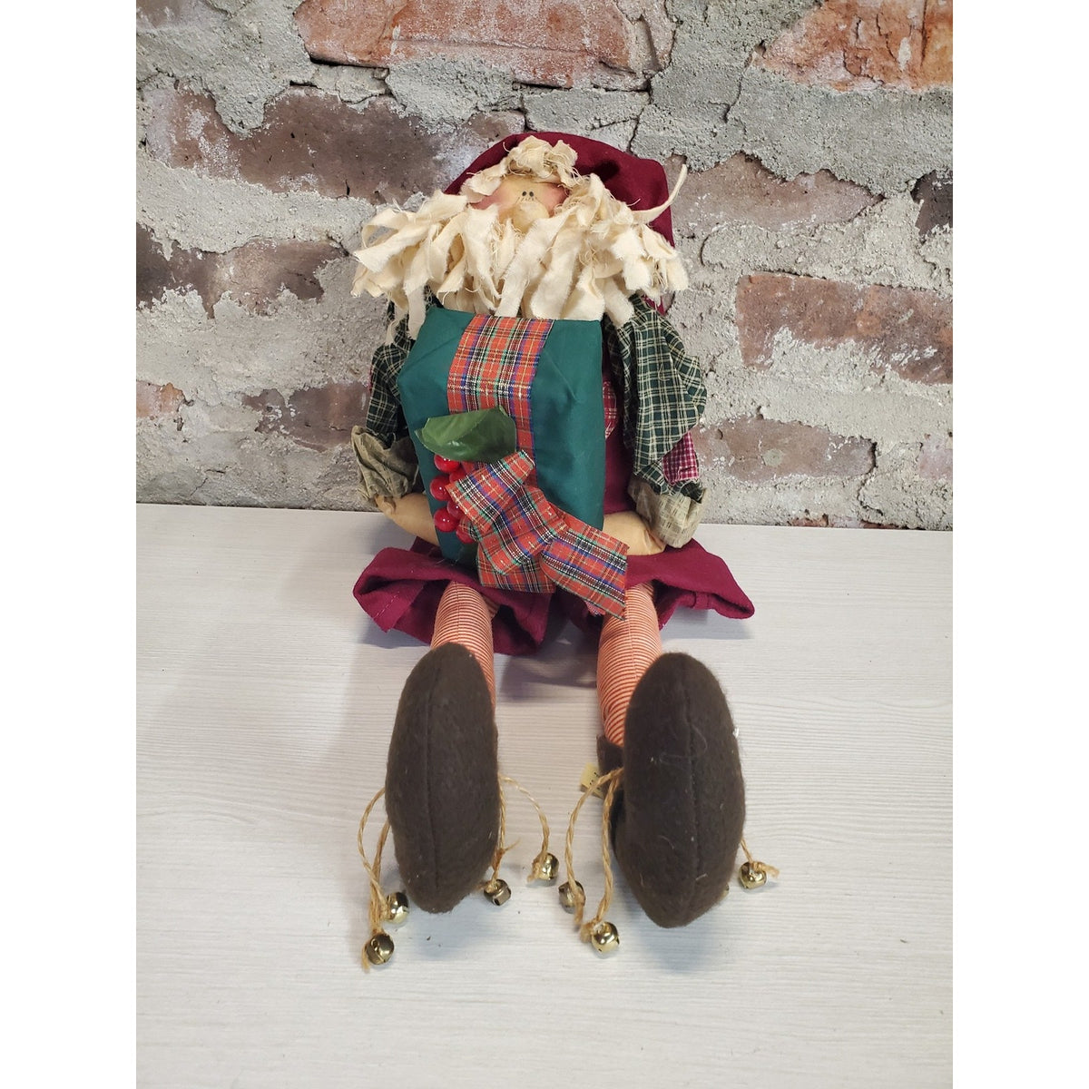 Santa Claus Christmas Decor Sitting Figure Jingle Bells Plaid Plush 11.5 Inch