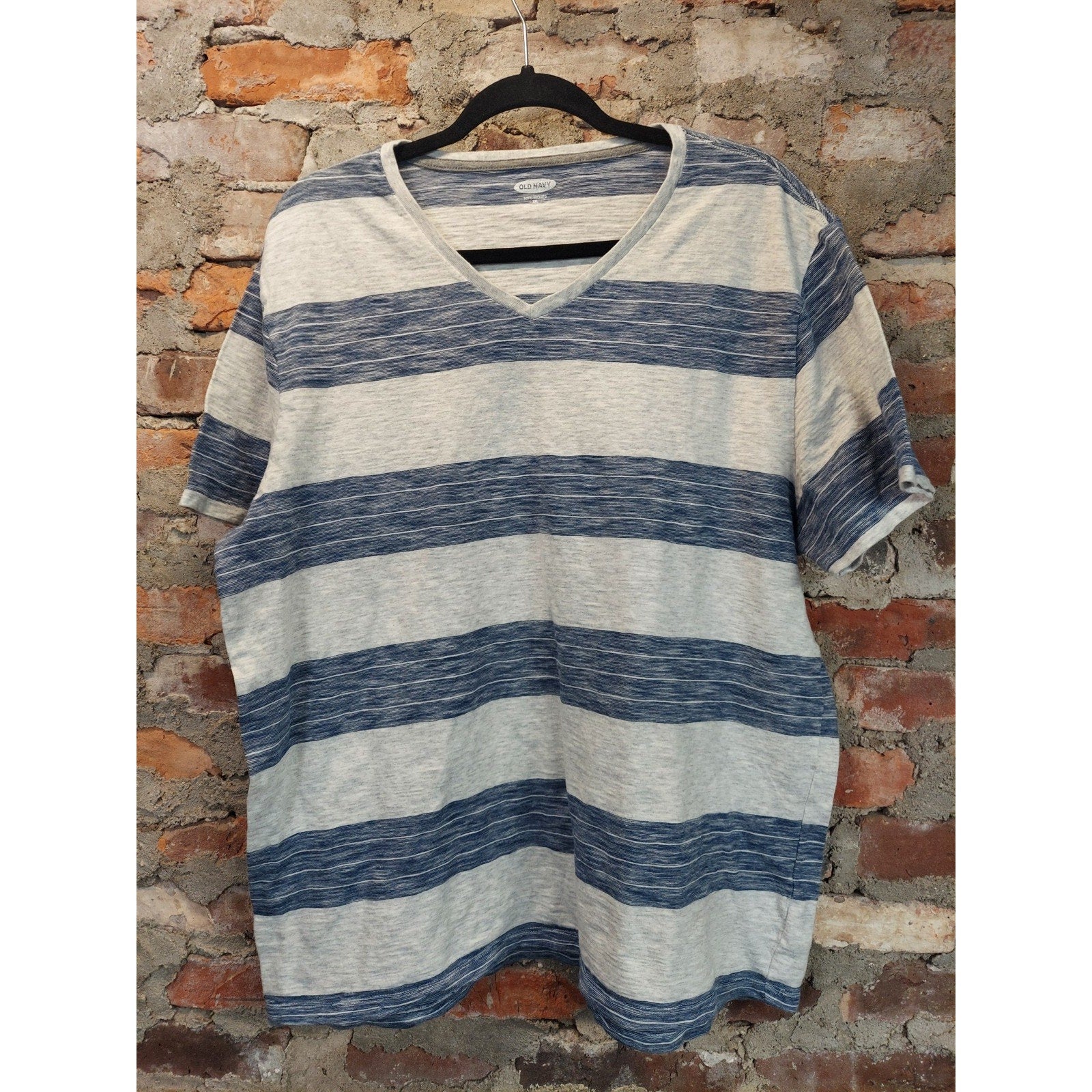 Old Navy Mens XXL V Neck T Shirt Blue Gray Striped Soft Washed Casual