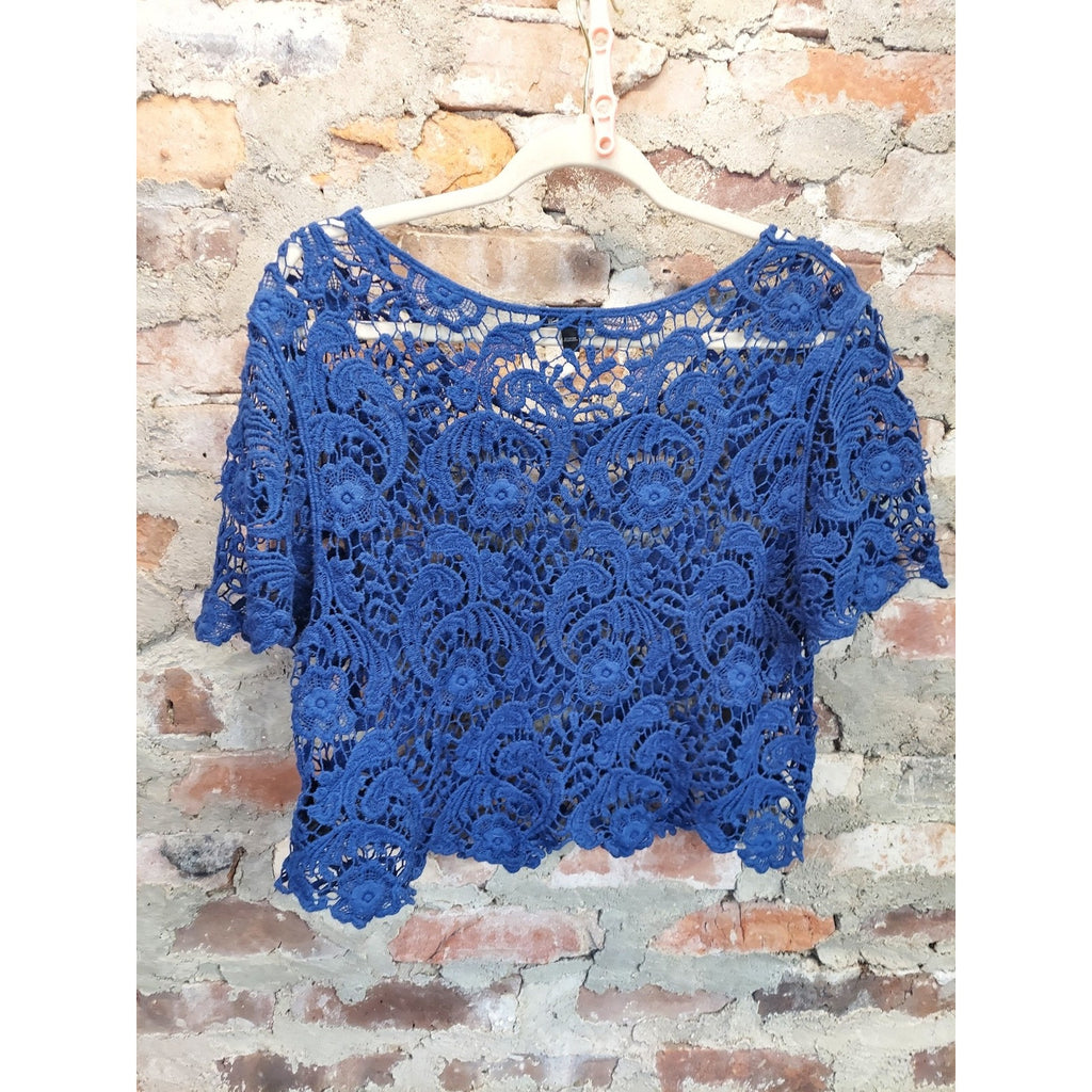 EXPRESS Womens Cropped Top M Blue Lace Crochet Floral Short Sleeve Scoop Neck