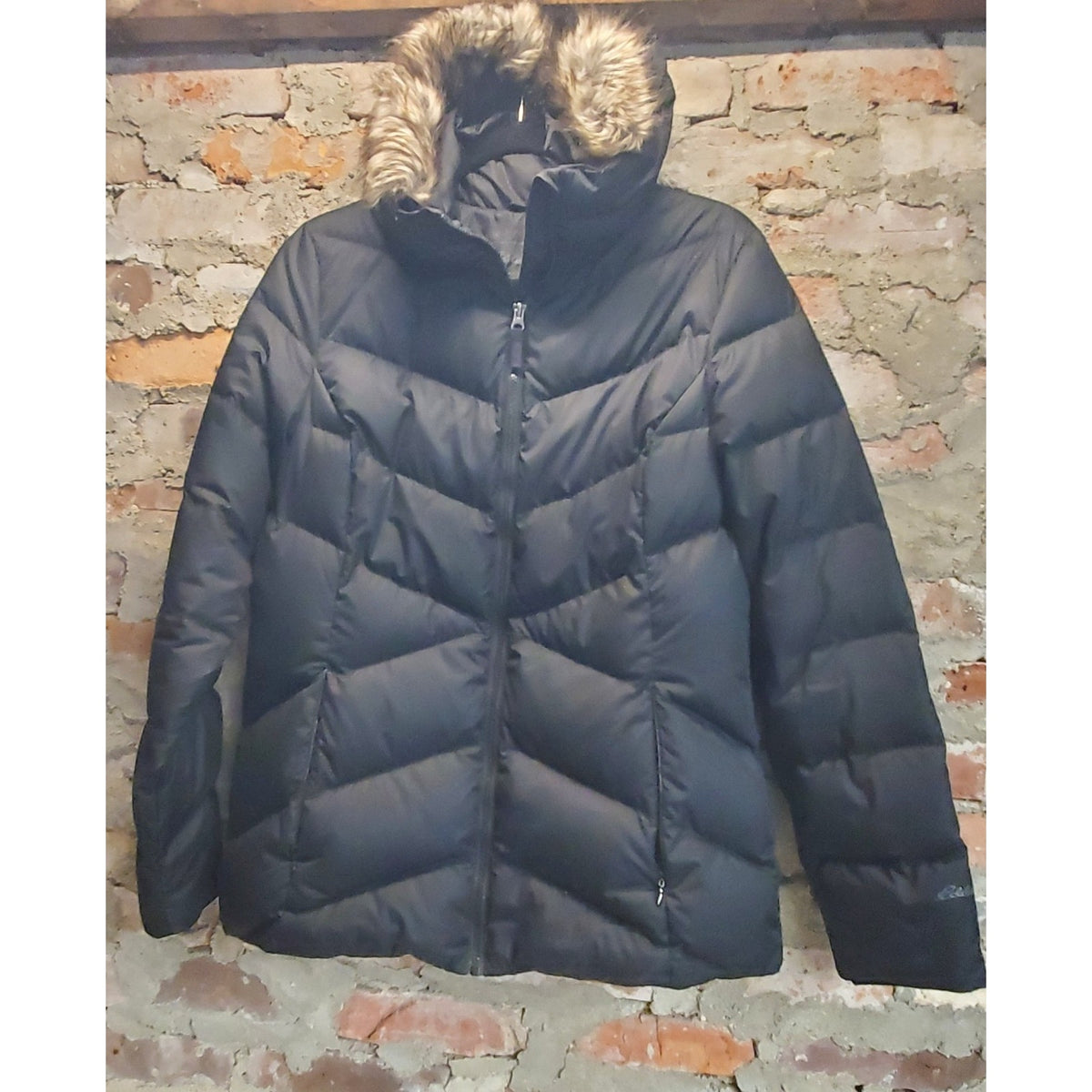 Eddie Bauer Womens Puffer Jacket M Black Faux Fur Hood Winter Coat Warm