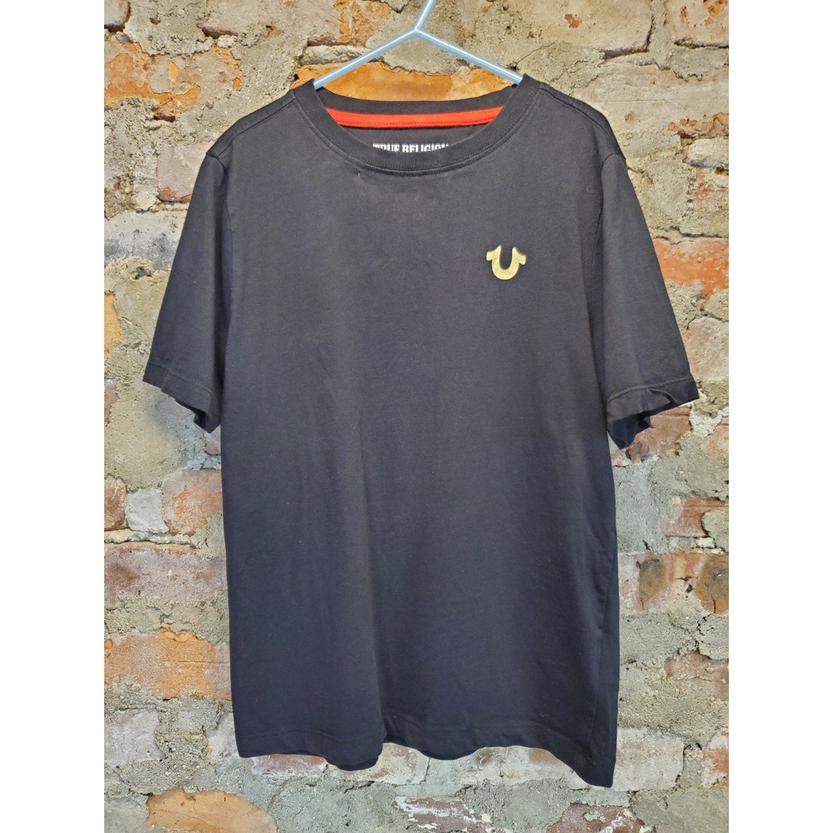 True Religion Boys T Shirt S 8 Black Gold Red Horseshoe Logo Graphic Tee