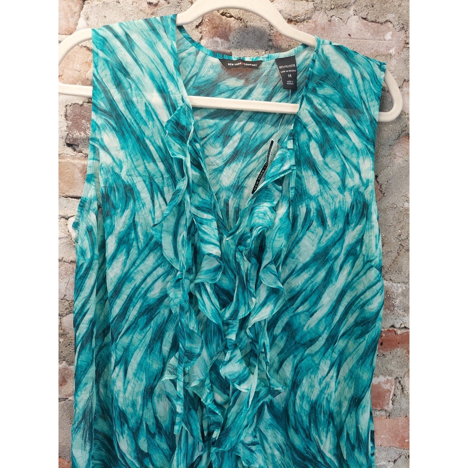 NEW YORK & COMPANY Womens Sleeveless Blouse Size 14 Teal Green White Ruffle V