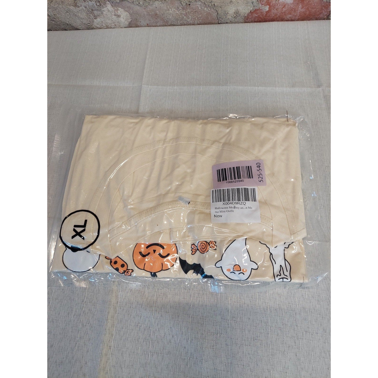 Halloween Top Tee Shirts Graphic Womens Sz XL Cream Spooky