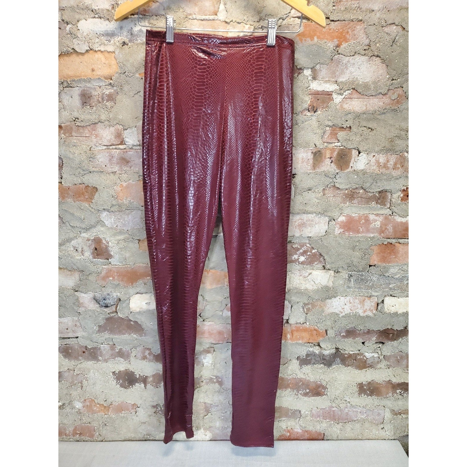 Boohoo Womens Leggings US 6 Burgundy Faux Leather Snakeskin High Waist NWT