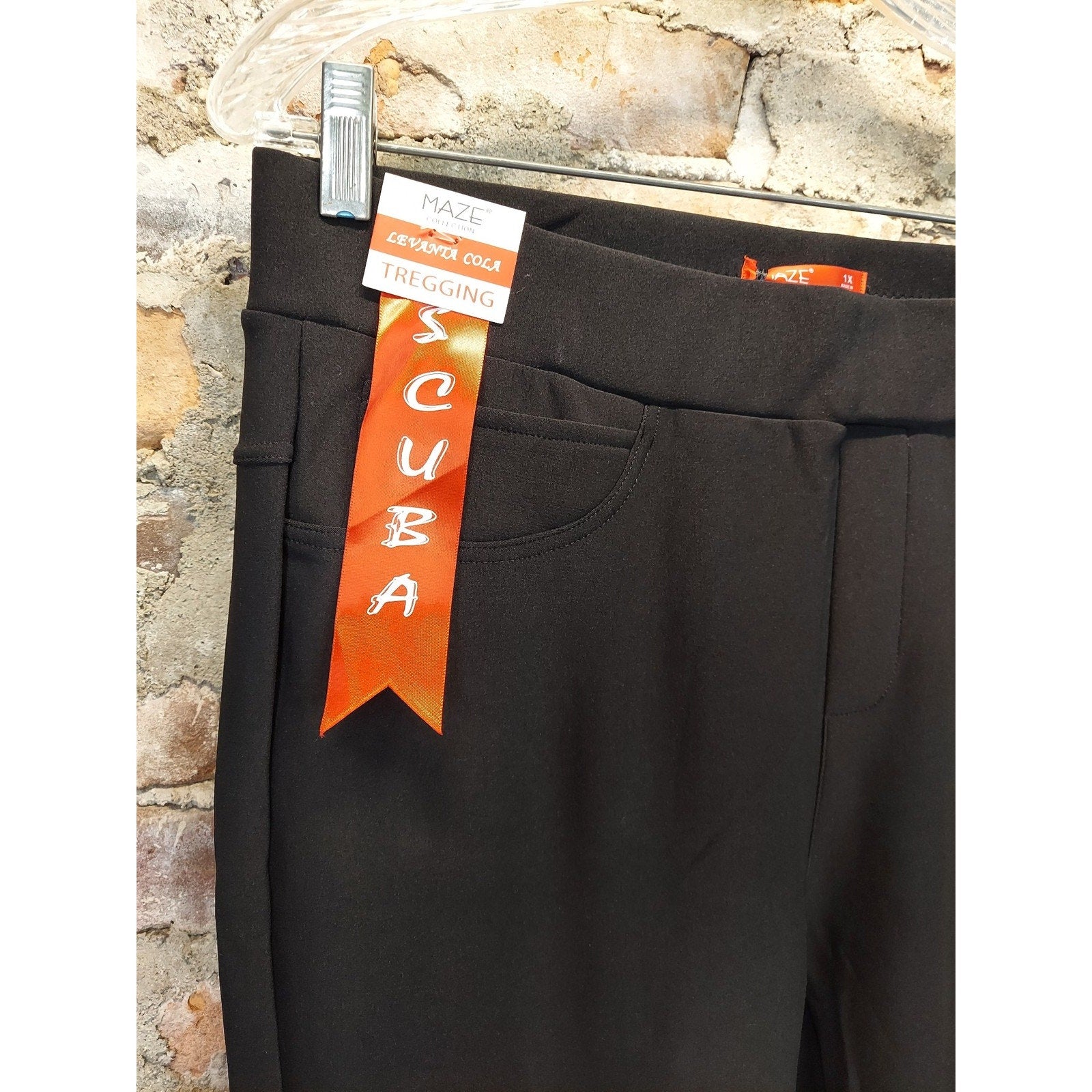 MAZE Womens Plus Size 1X Black Scuba Treggings Levanta Cola Stretch Skinny Pants