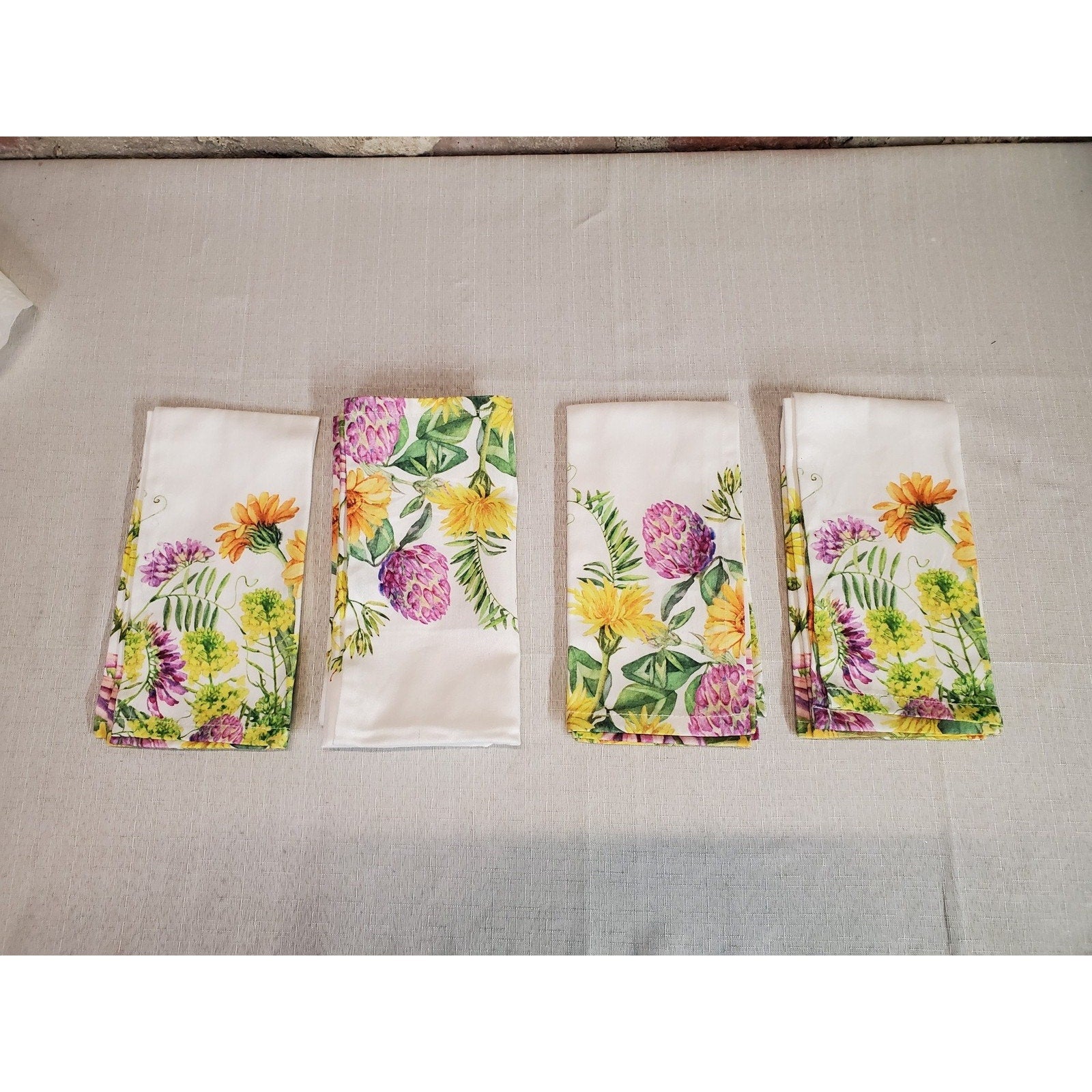 Set of 4 Cloth Dinner Napkins White Multicolor Floral Botanical Print