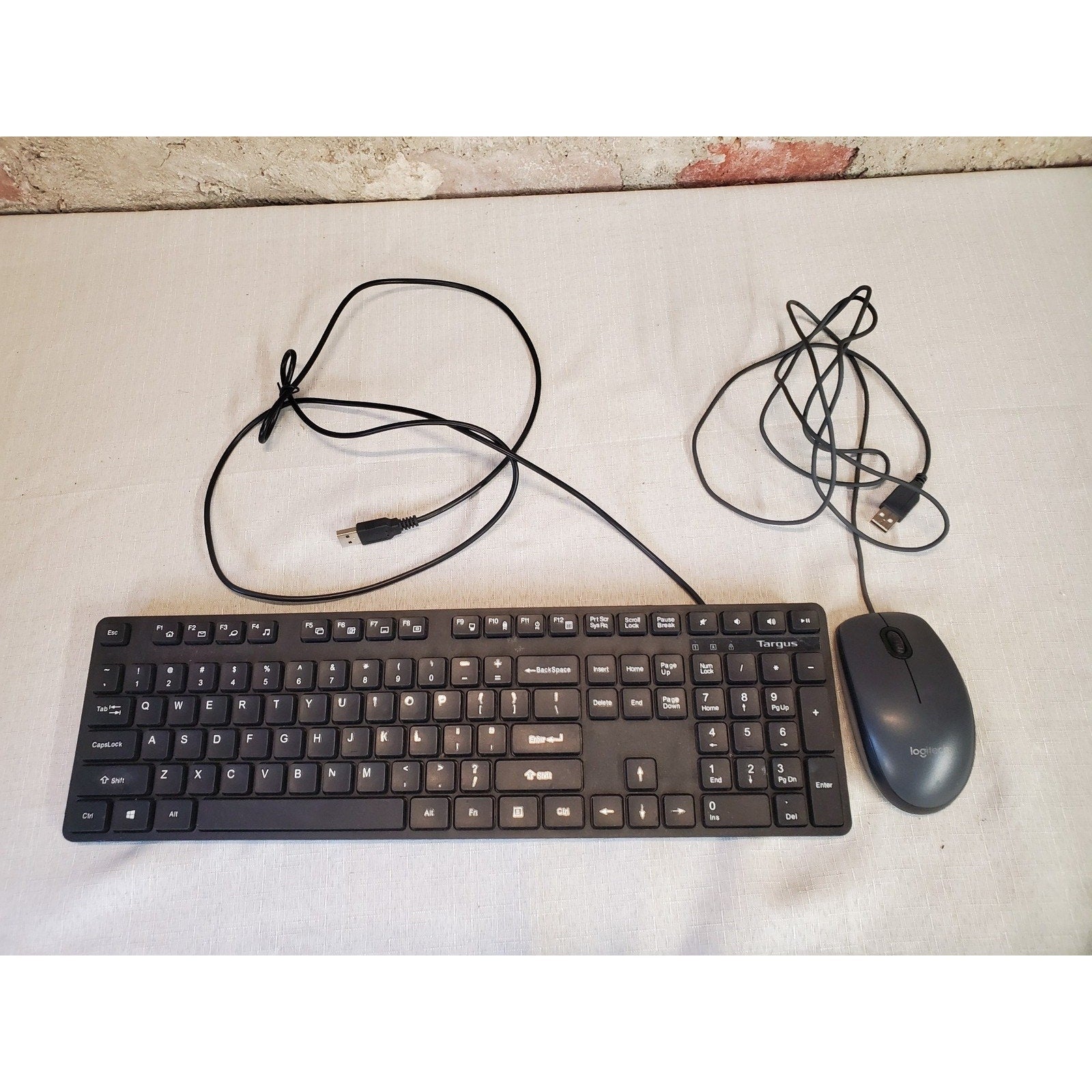 Targus Logitech Wired USB Keyboard Mouse Set Full Size Black Gray Computer