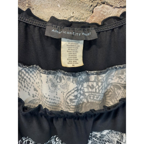 American City Wear Womens Top 2XL Black White Paisley Floral Ruffle Neck
