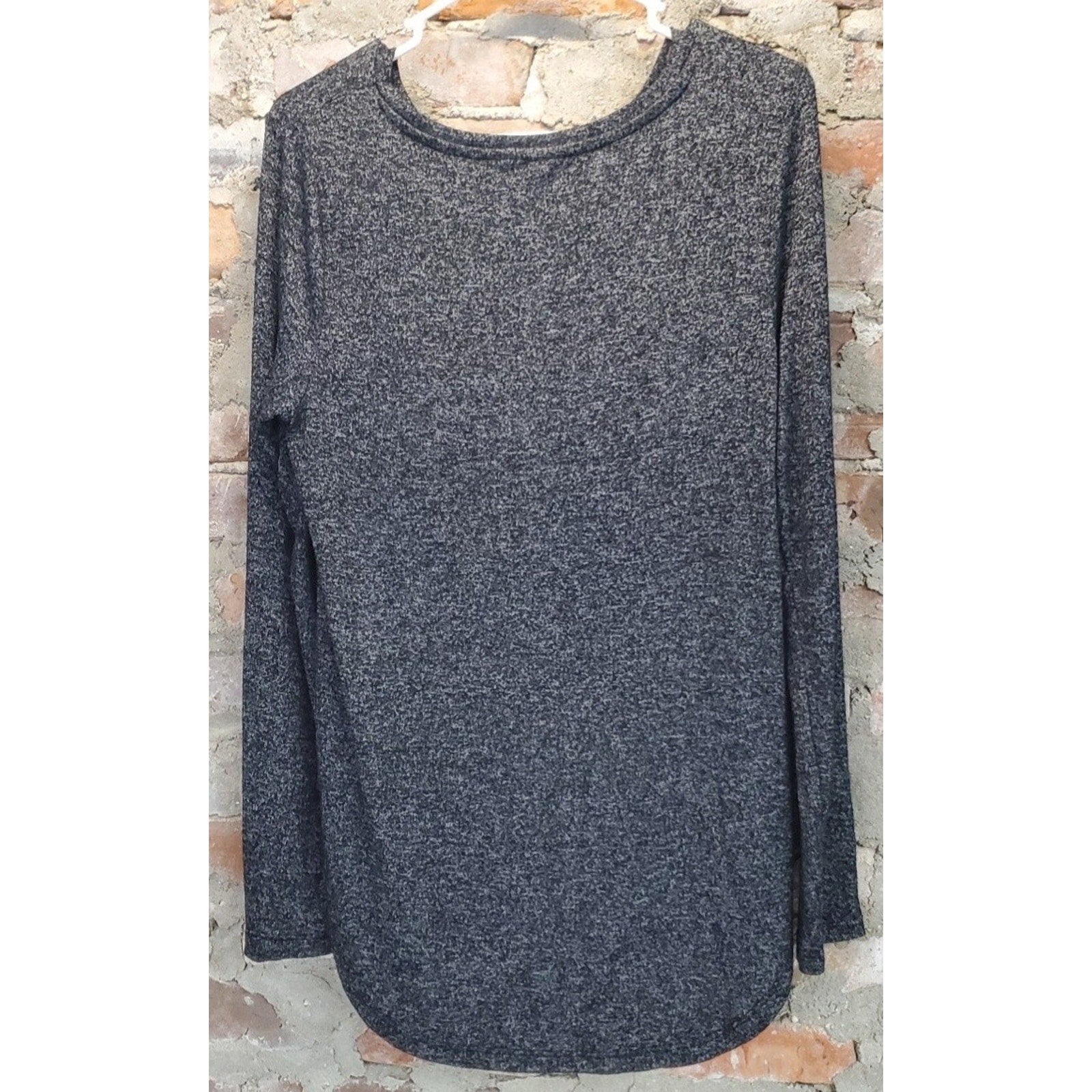 Old Navy Womens Long Sleeve Top M Heather Gray Soft Knit Relaxed Fit Curved Hem