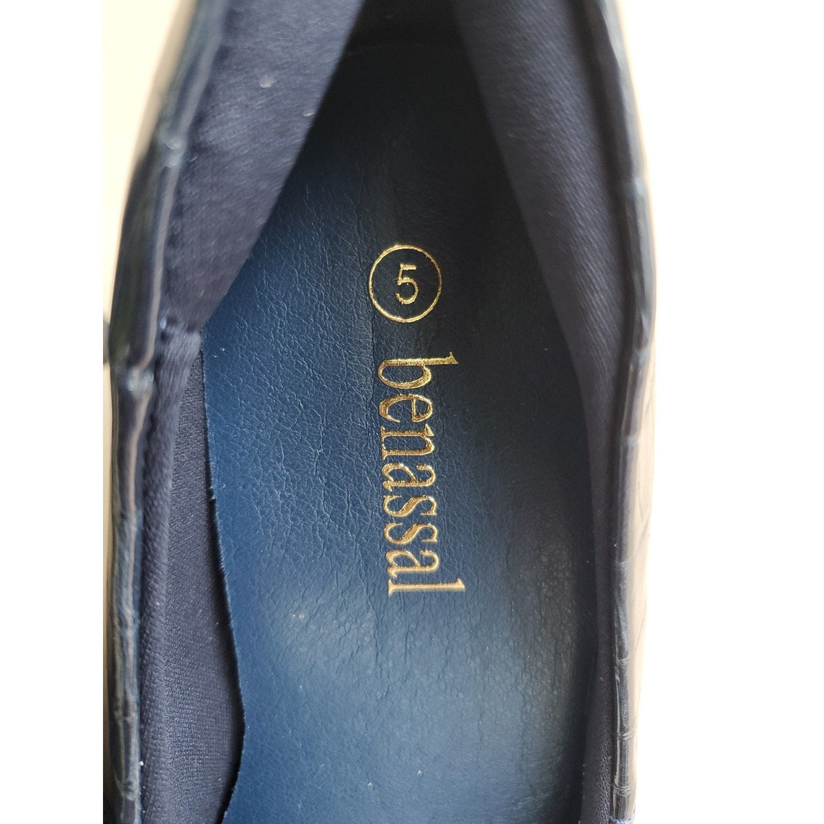 Benassal Womens Pumps Size 5 Navy Blue Crocodile Embossed Buckle Accent Block