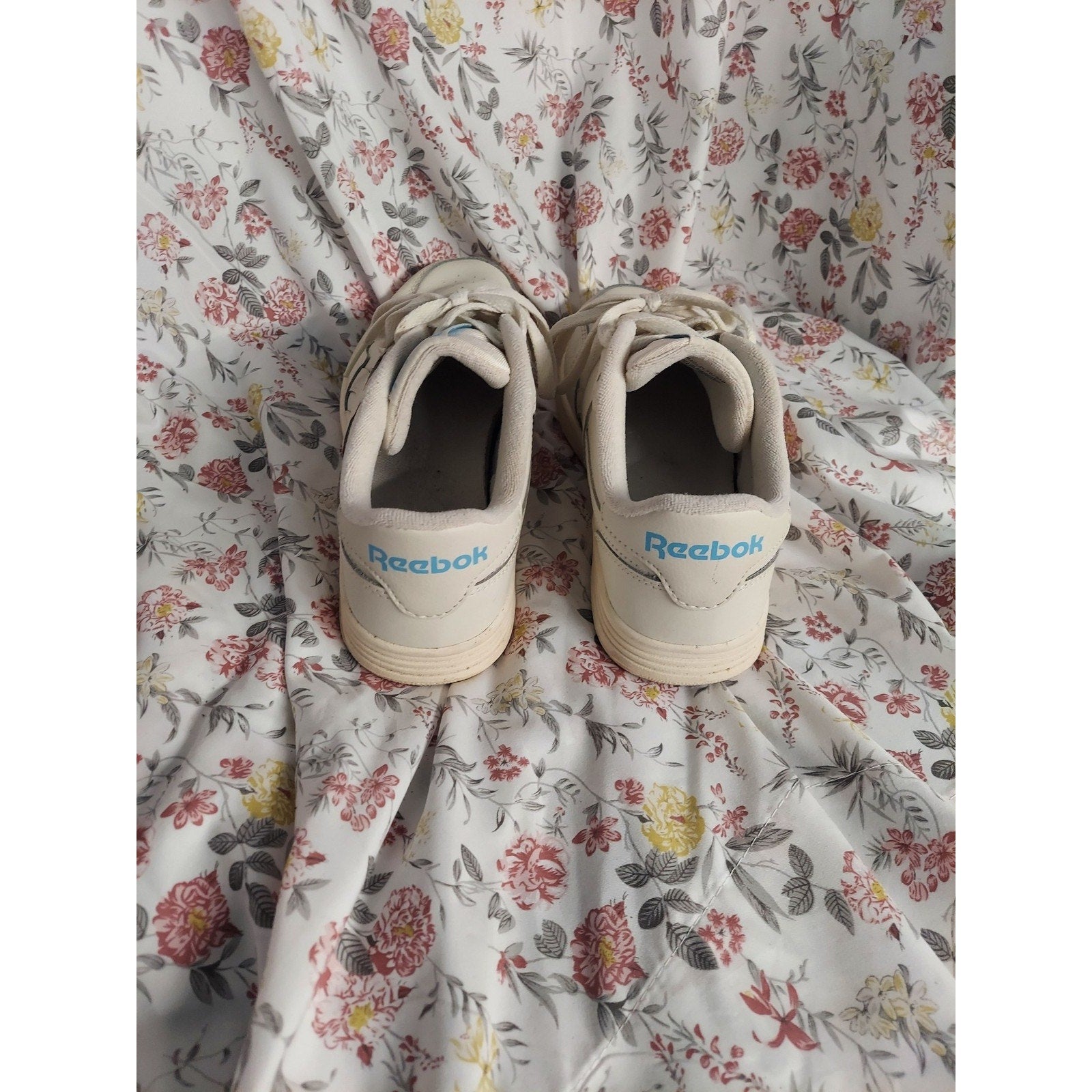 Reebok Womens Sneakers Classic FZ3578 Size 7 1/2 Chalk Light Blue Low Top