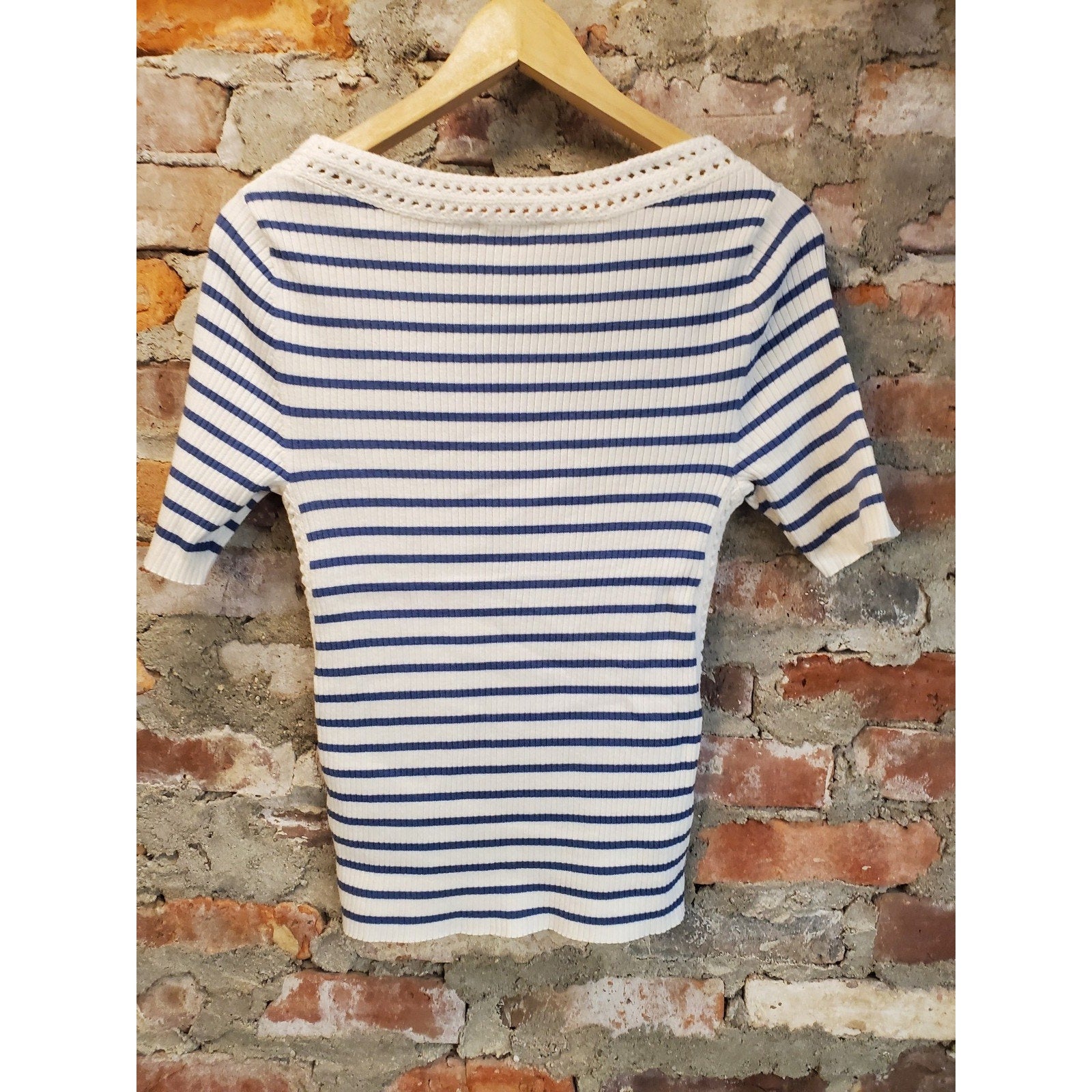LOFT Womens Ribbed Knit Top M White Blue Striped Boat Neck Crocheted