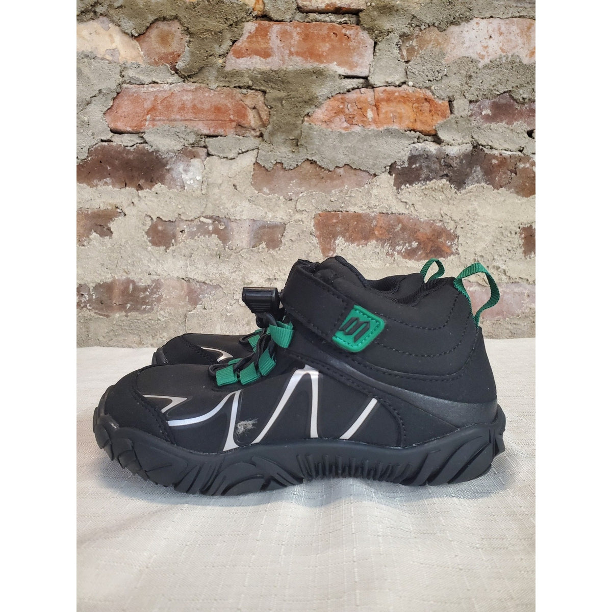Kids Sneakers Shoes Boots US 12 Black Green Slip On Adjustable Strap Barefoot