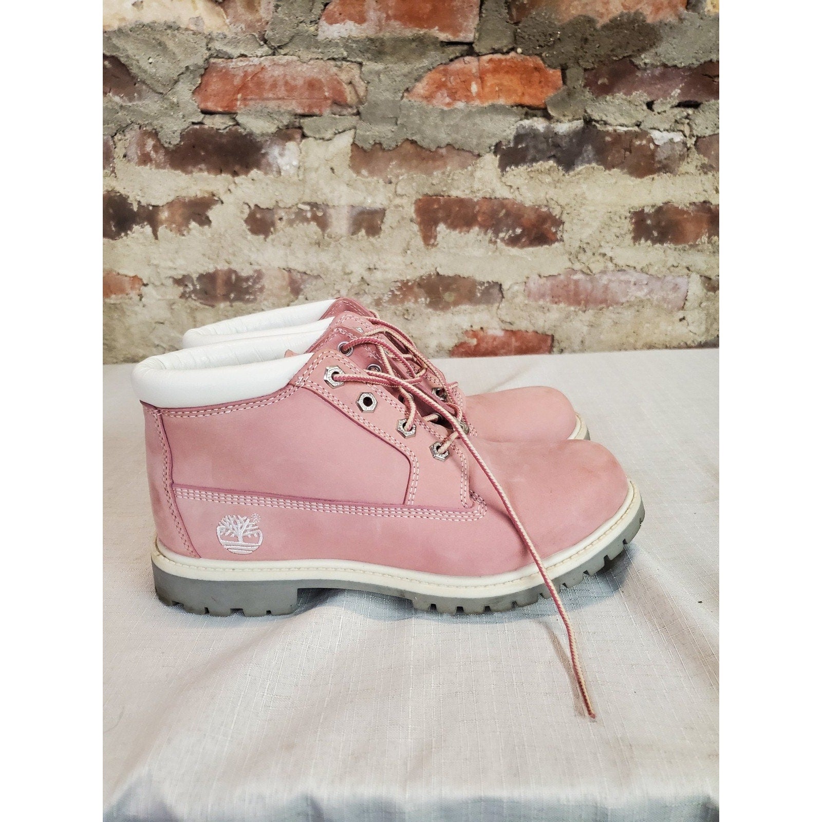 Timberland Womens Ankle Boots 8M Pink Waterproof Leather Lug Sole A2617