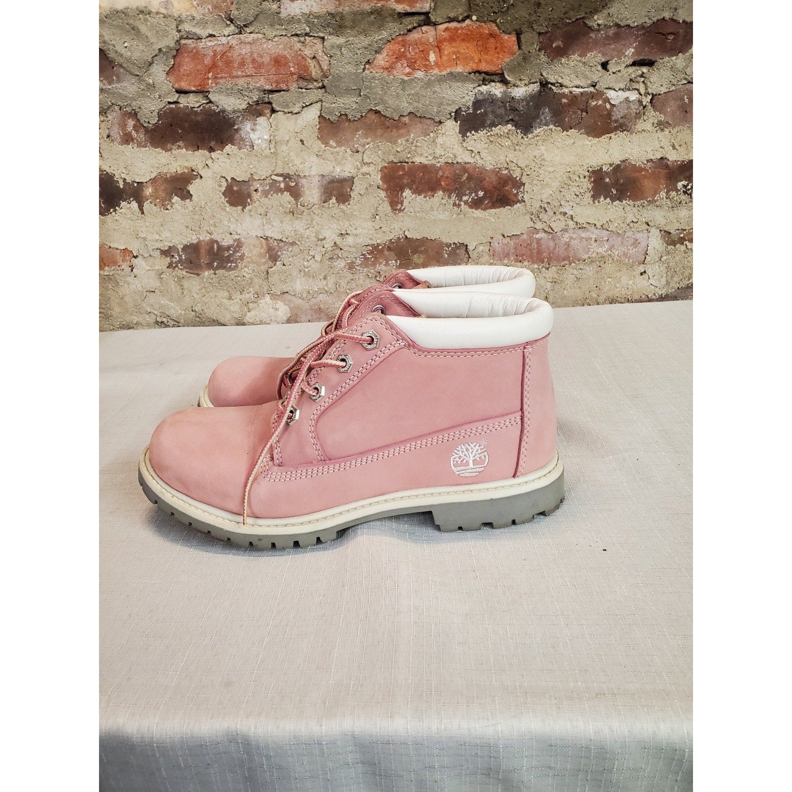 Timberland Womens Ankle Boots 8M Pink Waterproof Leather Lug Sole A2617