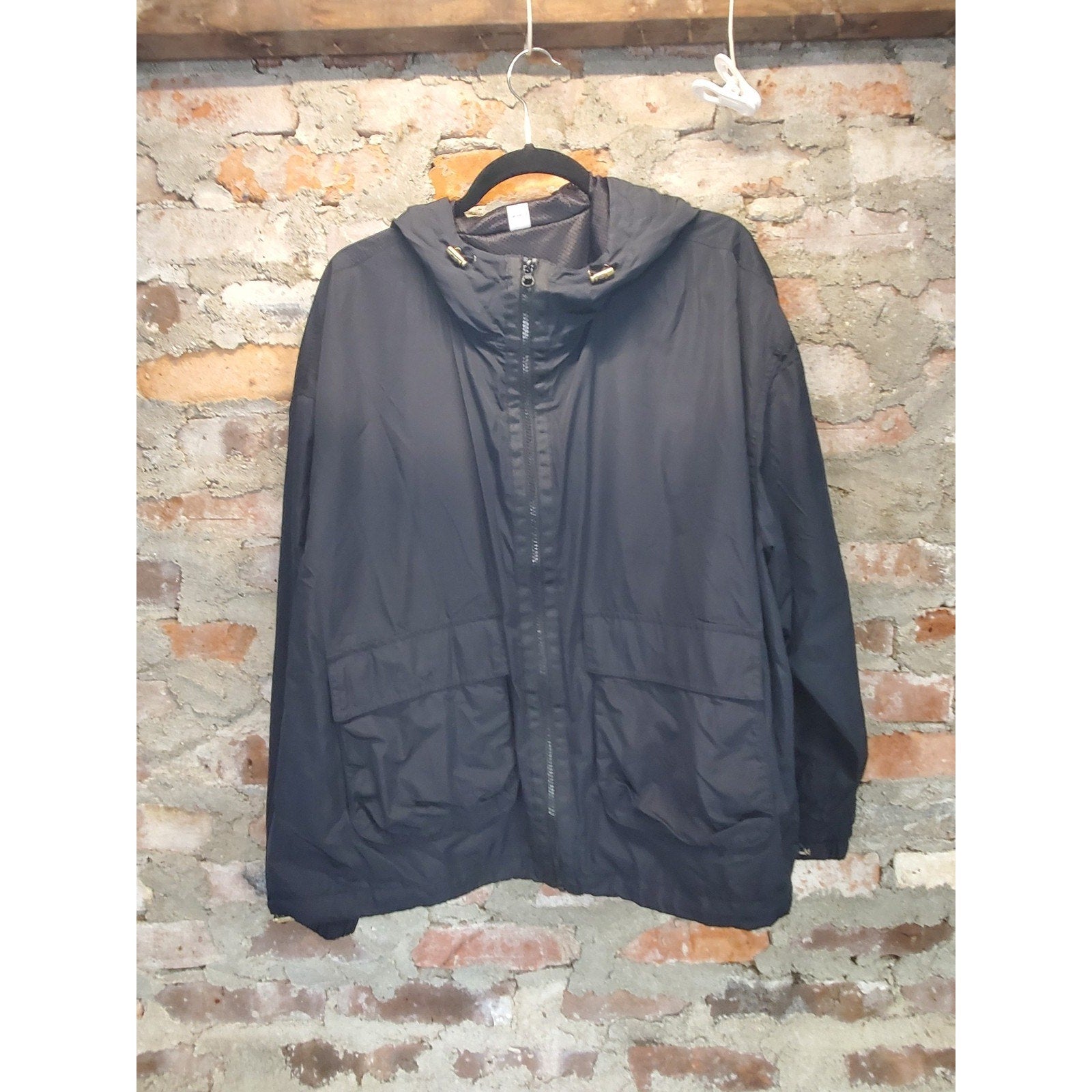 Old Navy Active Mens Windbreaker Jacket XL Black Full Zip Hooded Lightweight