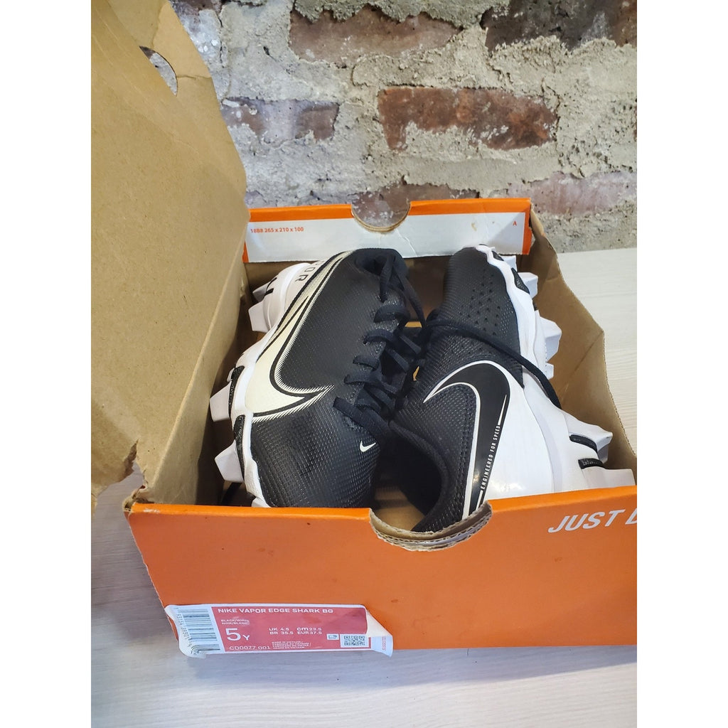 Nike Boys Football Cleats Vapor Edge Shark BG 5Y Black White Athletic