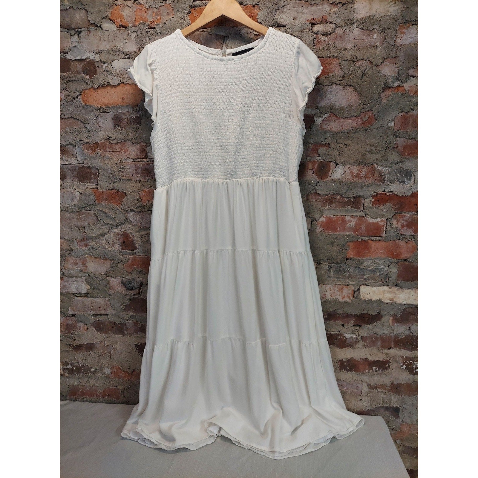 ZESICA Womens Dress XXL White Smocked Bodice Tiered Flutter Sleeve Midi