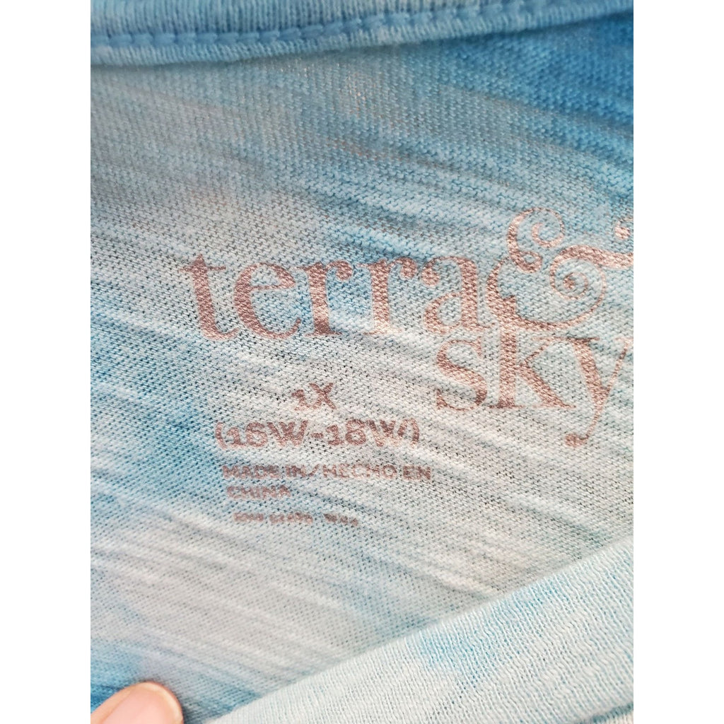 Terra & Sky Womens T-Shirt Size 1X Blue Tie Dye Stars & Stripes Graphic Tee