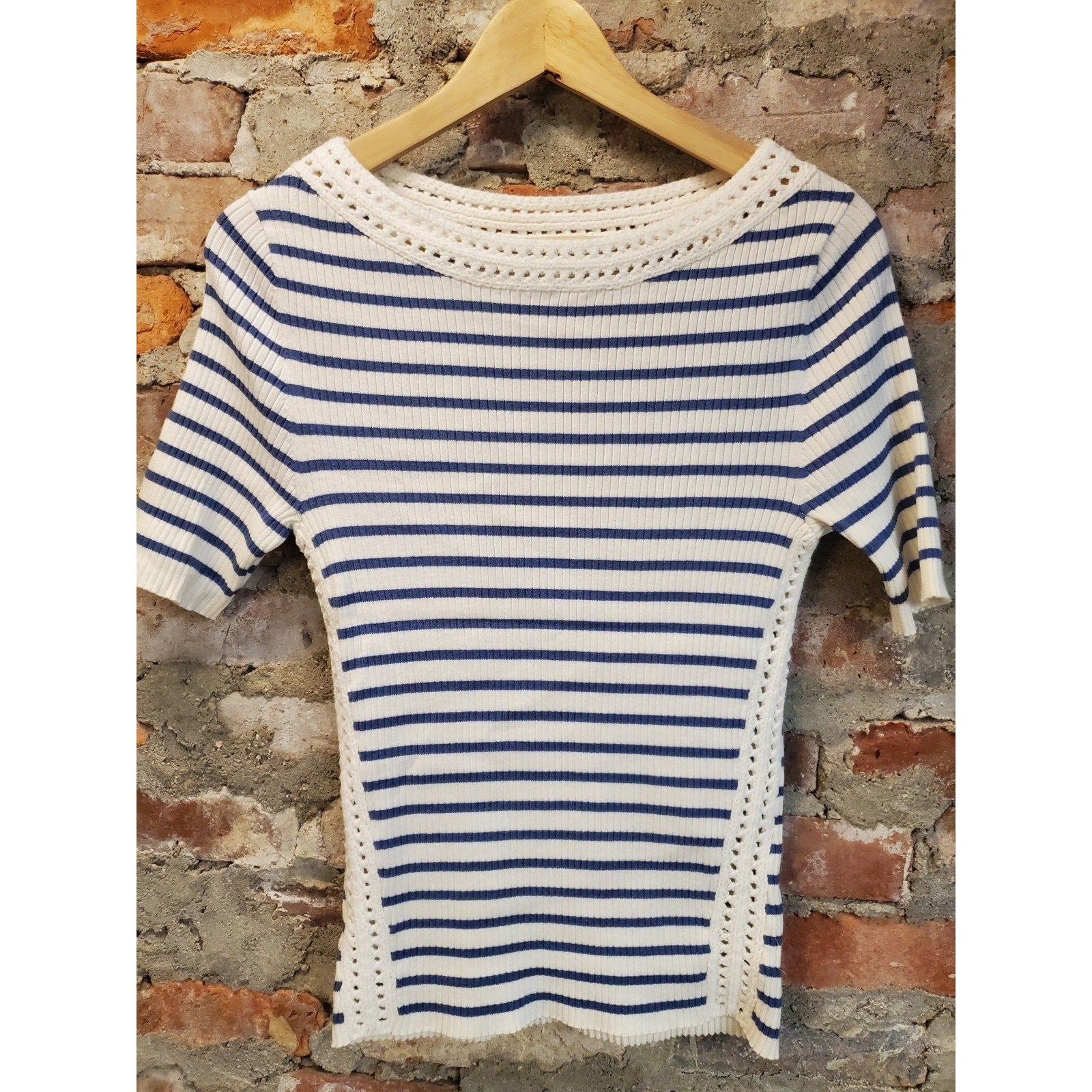 LOFT Womens Ribbed Knit Top M White Blue Striped Boat Neck Crocheted