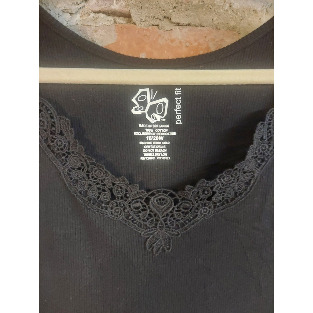 SO perfect fit Womens Tank Top 18/20W Black Ribbed Lace Trim V Neck Sleeveless