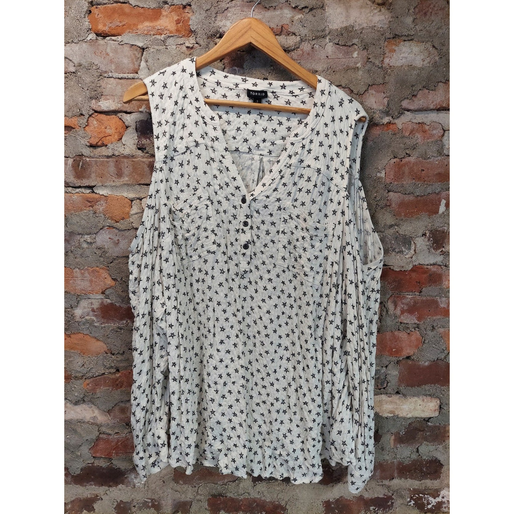 TORRID Womens Cold Shoulder Plus Size 3 White Black Star Print Henley Top