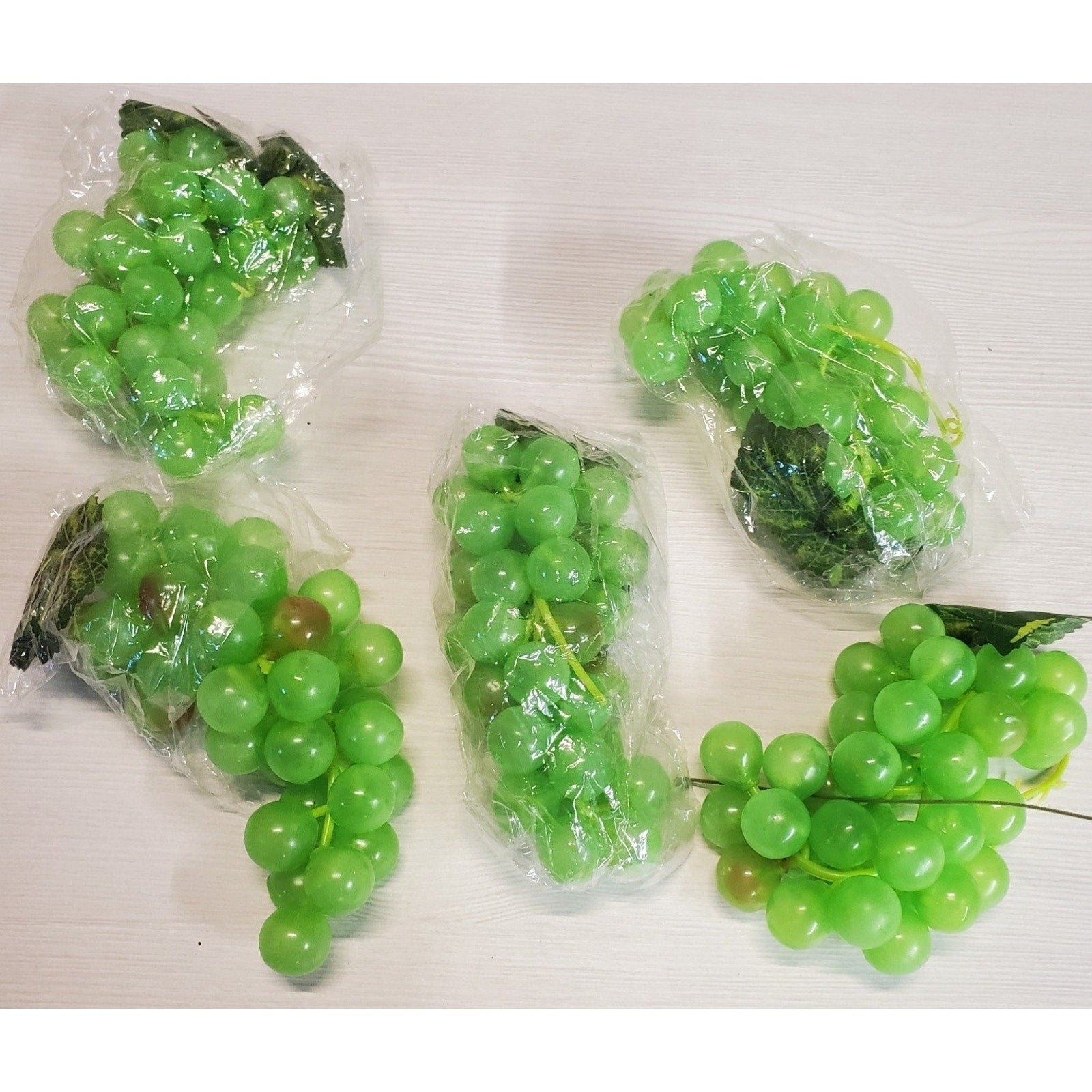 Artificial Grapes Green Faux Fruit Plastic Home Decor Kitchen Display Prop Set 5
